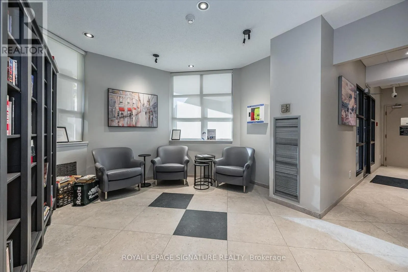 401 - 150 QUEEN STREET S
