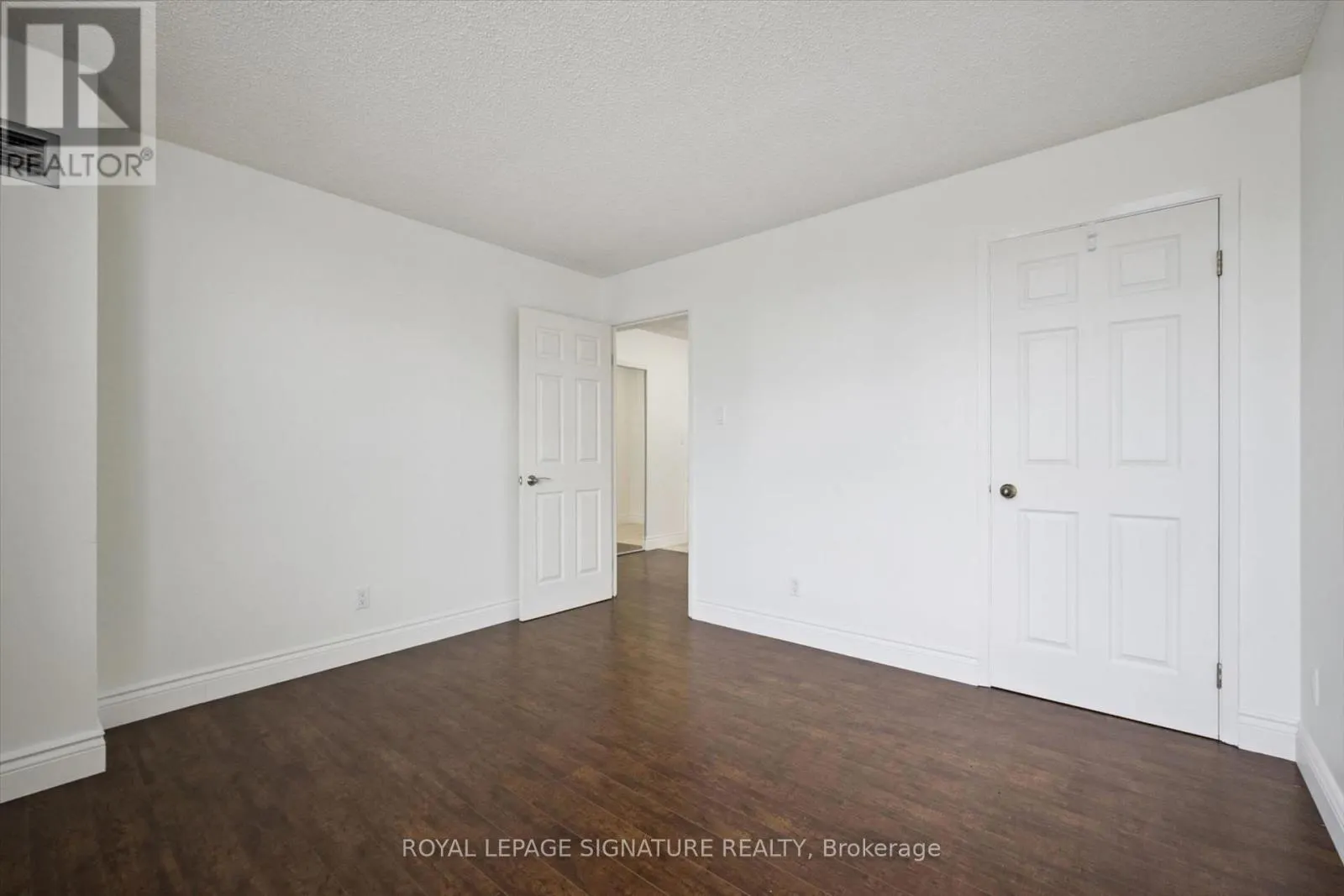 401 - 150 QUEEN STREET S