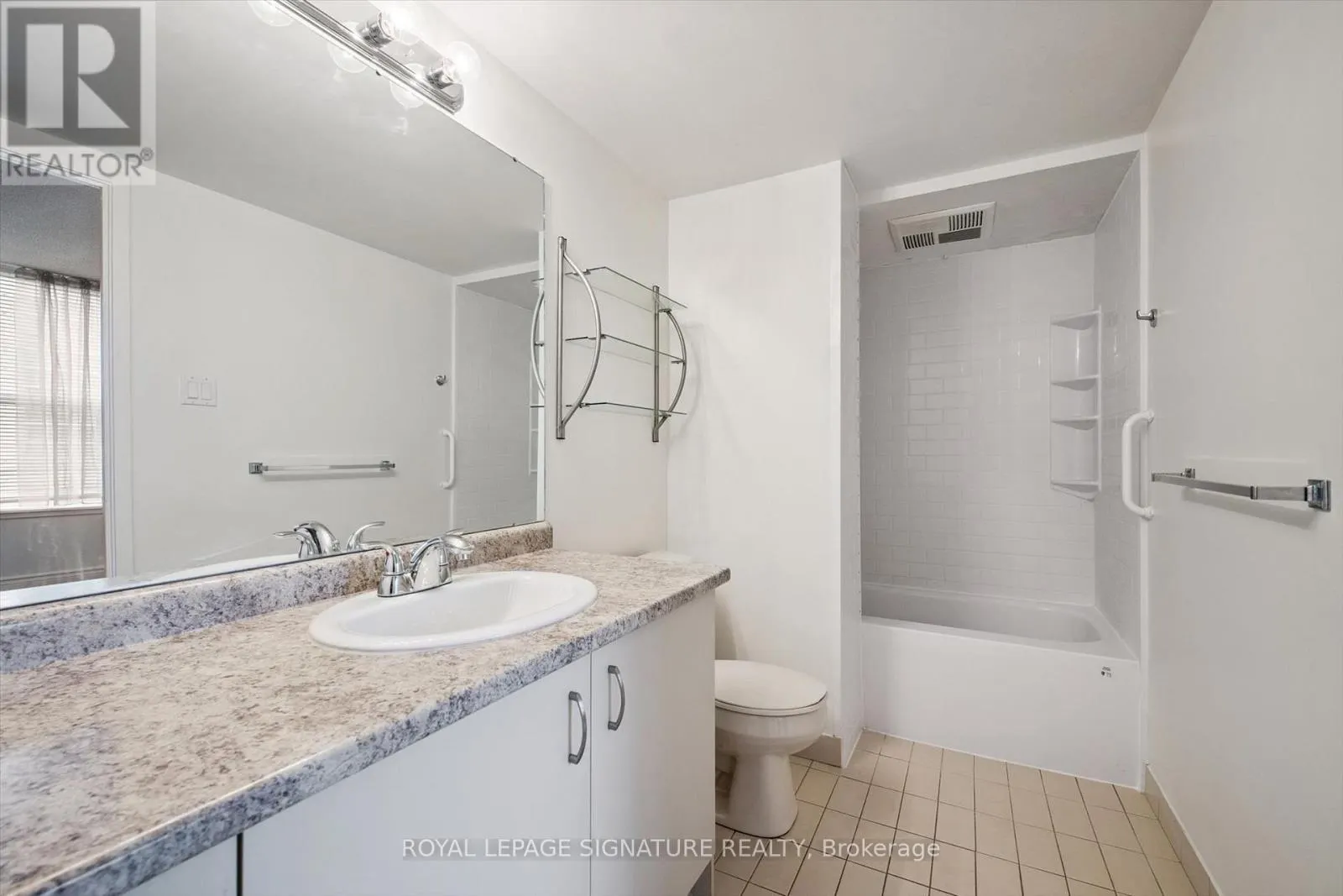 401 - 150 QUEEN STREET S