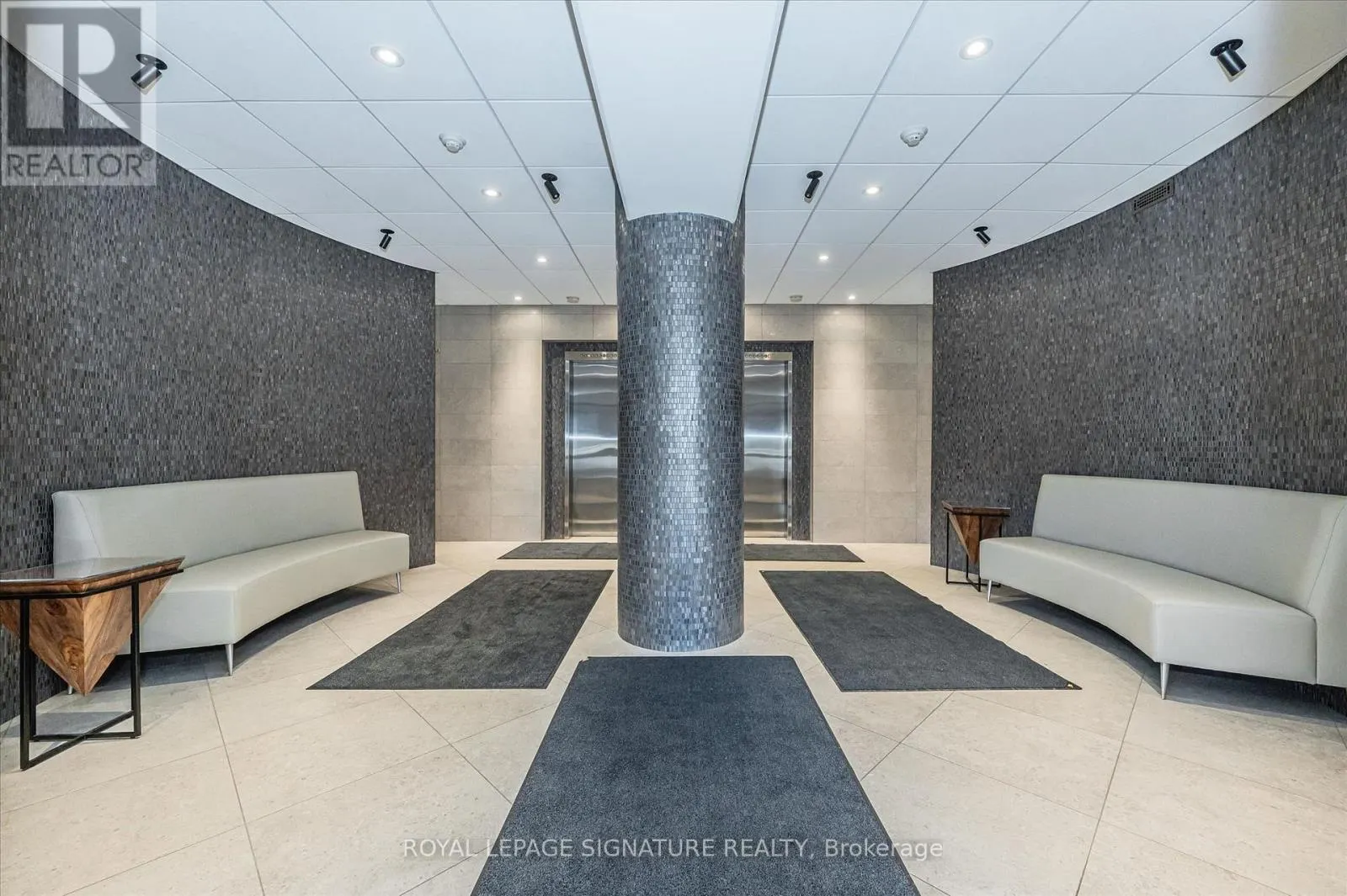 401 - 150 QUEEN STREET S
