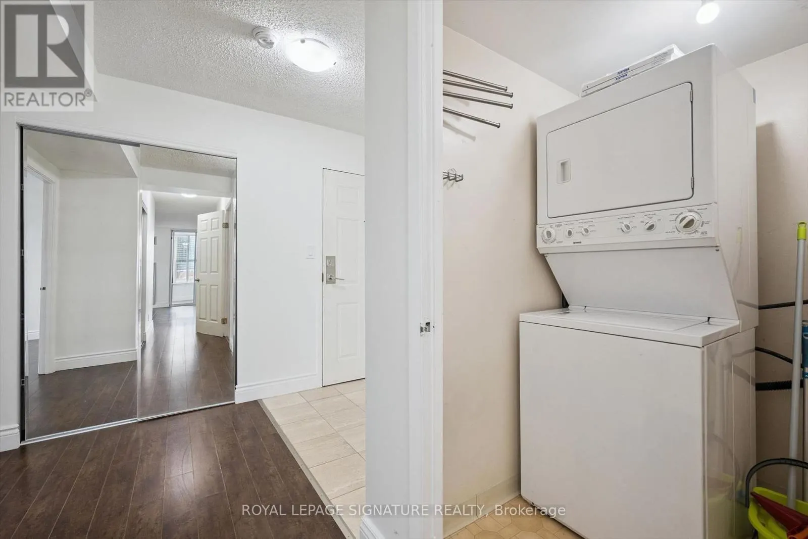 401 - 150 QUEEN STREET S