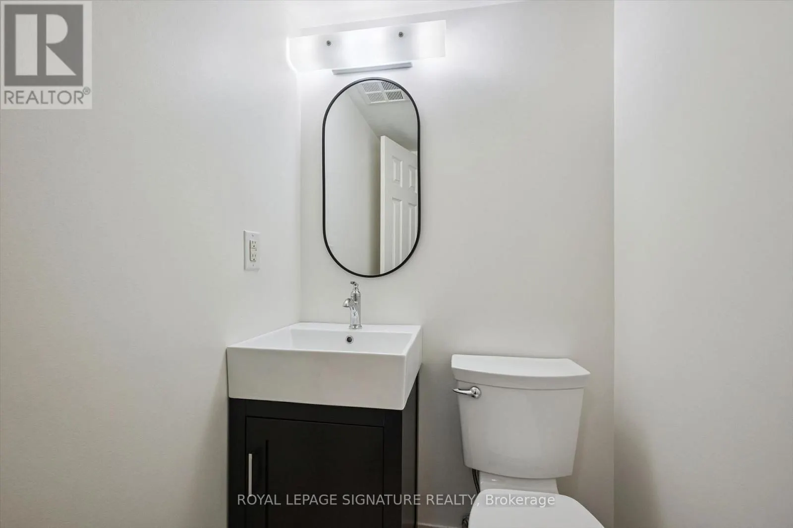 401 - 150 QUEEN STREET S
