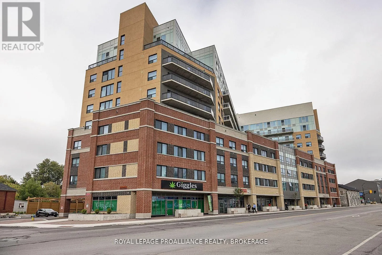 525 - 652 PRINCESS STREET #525