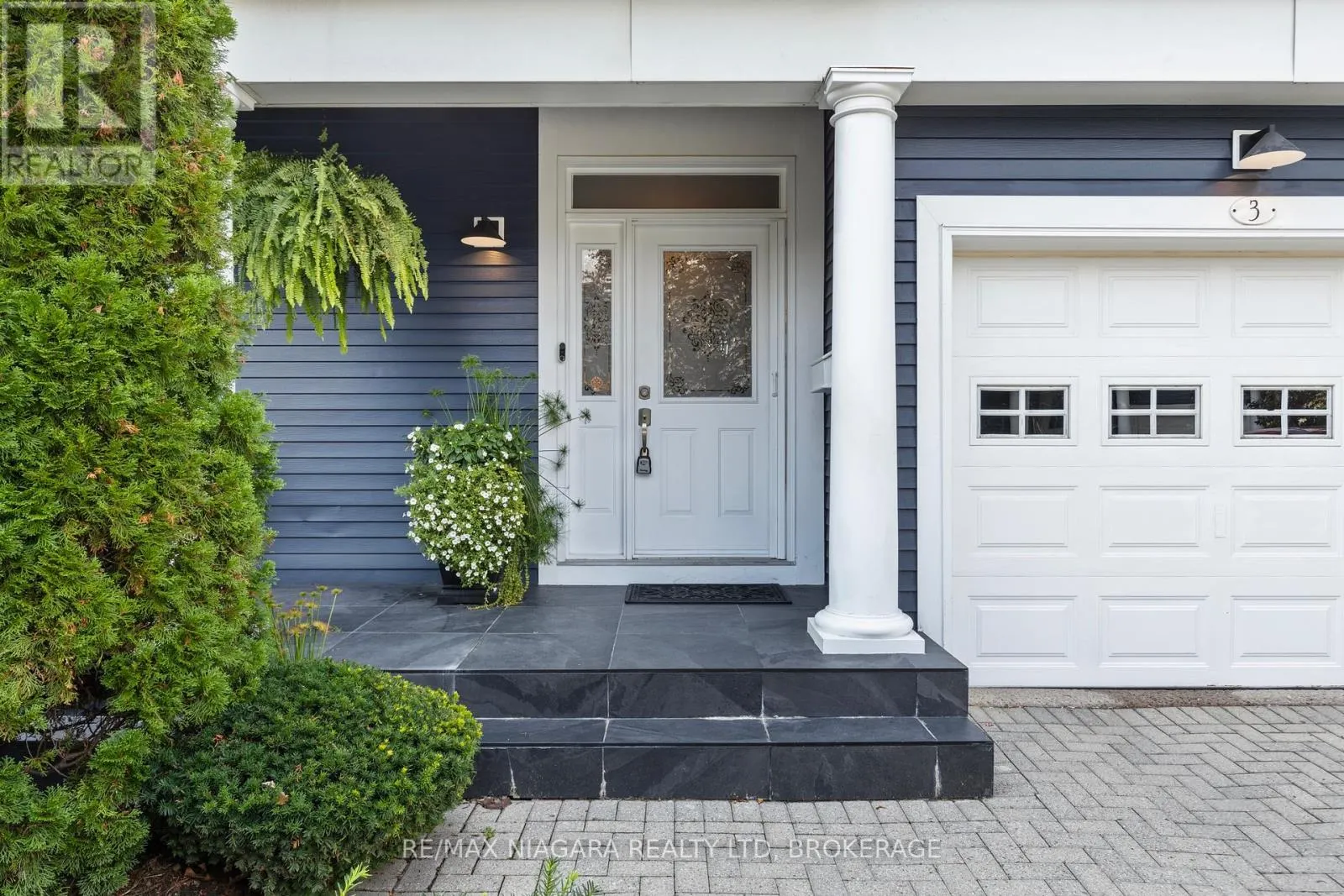 3 - 88 LAKEPORT ROAD #3