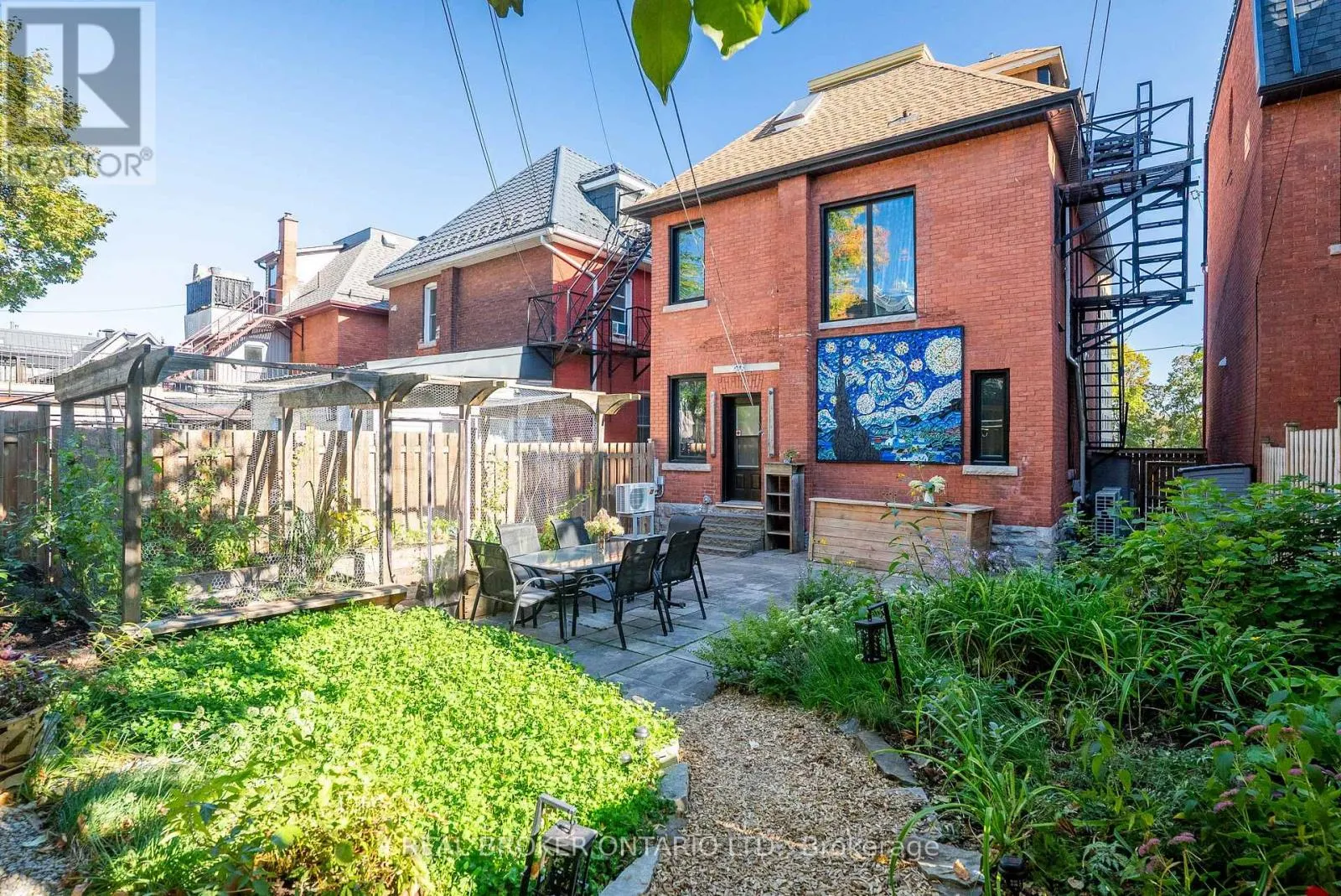 33 ARGYLE AVENUE