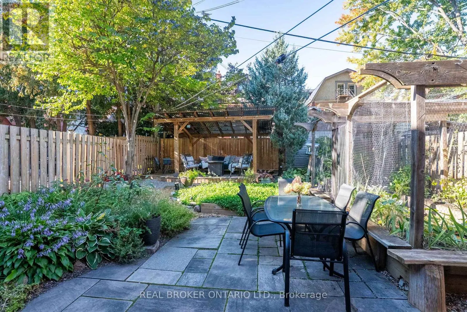 33 ARGYLE AVENUE