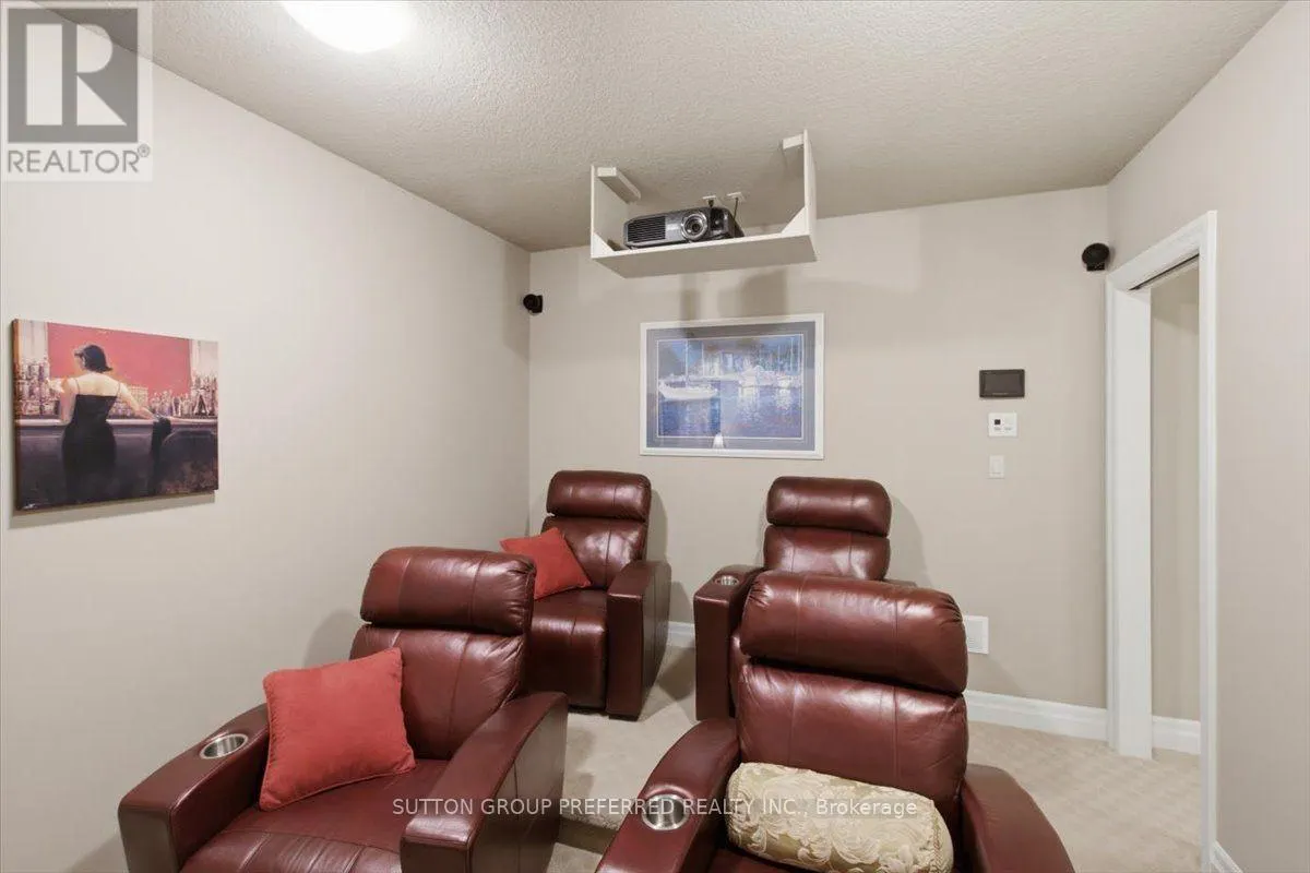 63 - 725 EAGLETRACE DRIVE #63