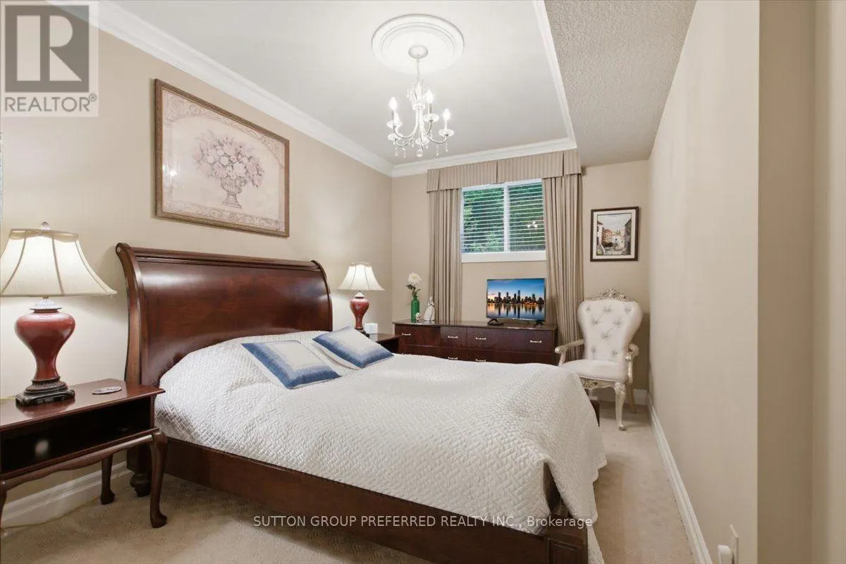 63 - 725 EAGLETRACE DRIVE #63