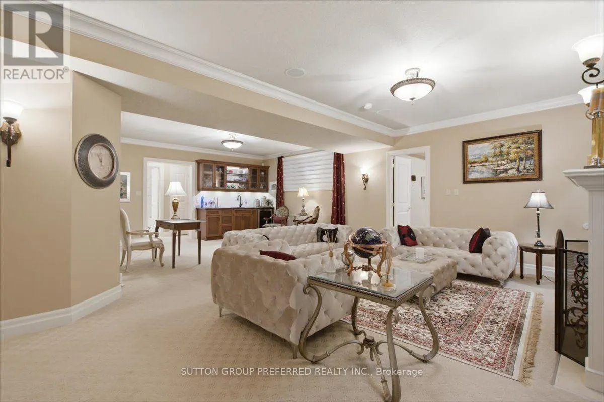 63 - 725 EAGLETRACE DRIVE #63