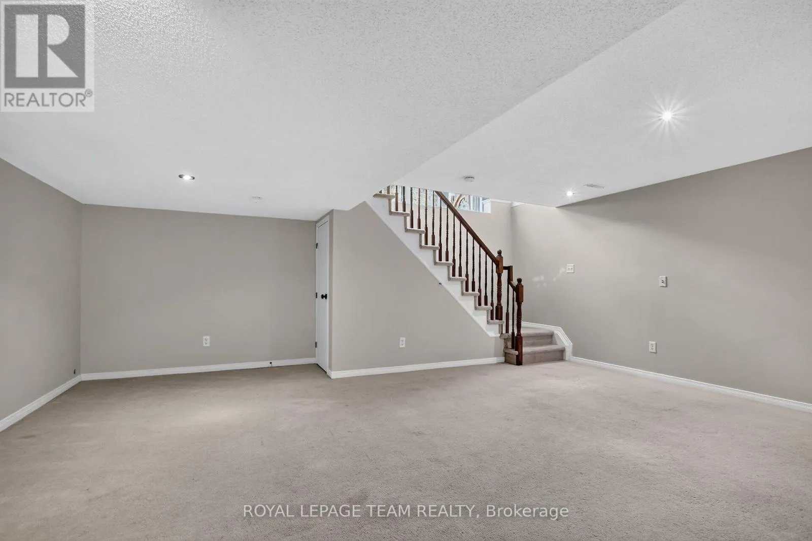 3 CHANTILLY GATE