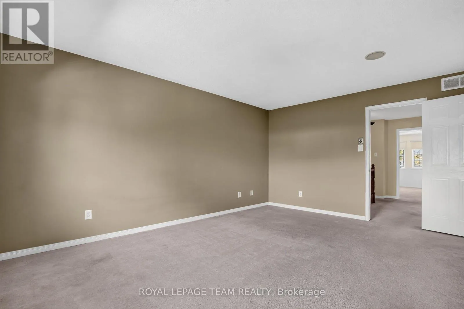 3 CHANTILLY GATE