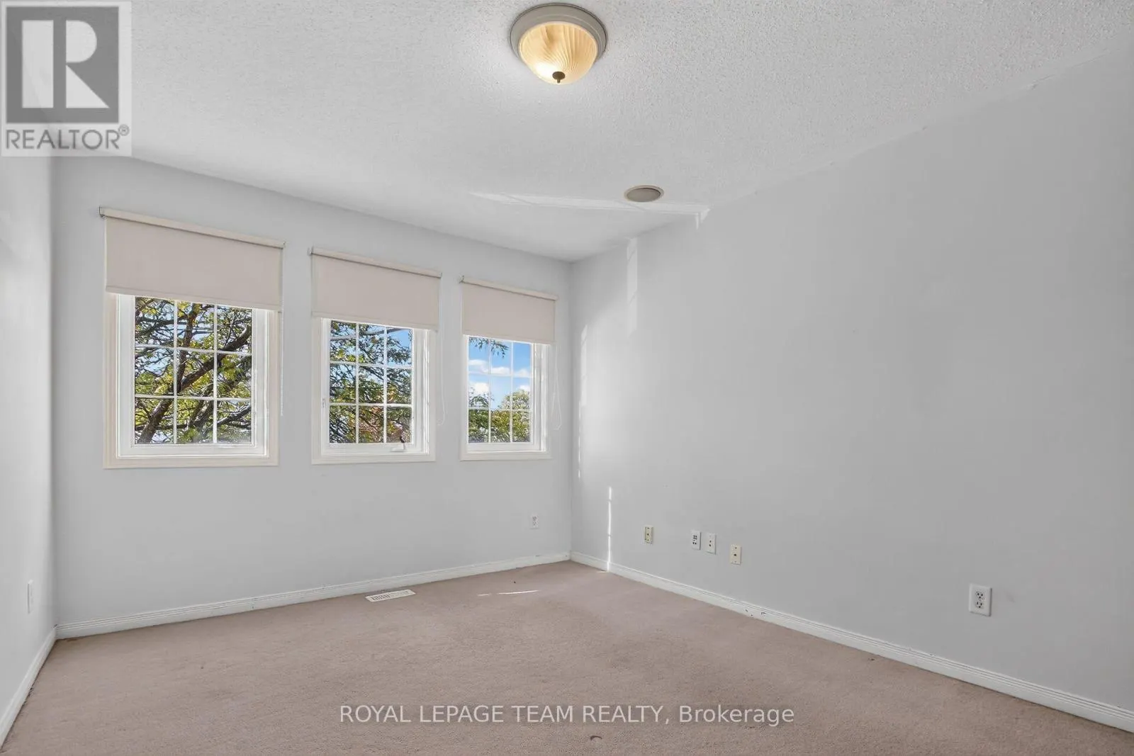 3 CHANTILLY GATE
