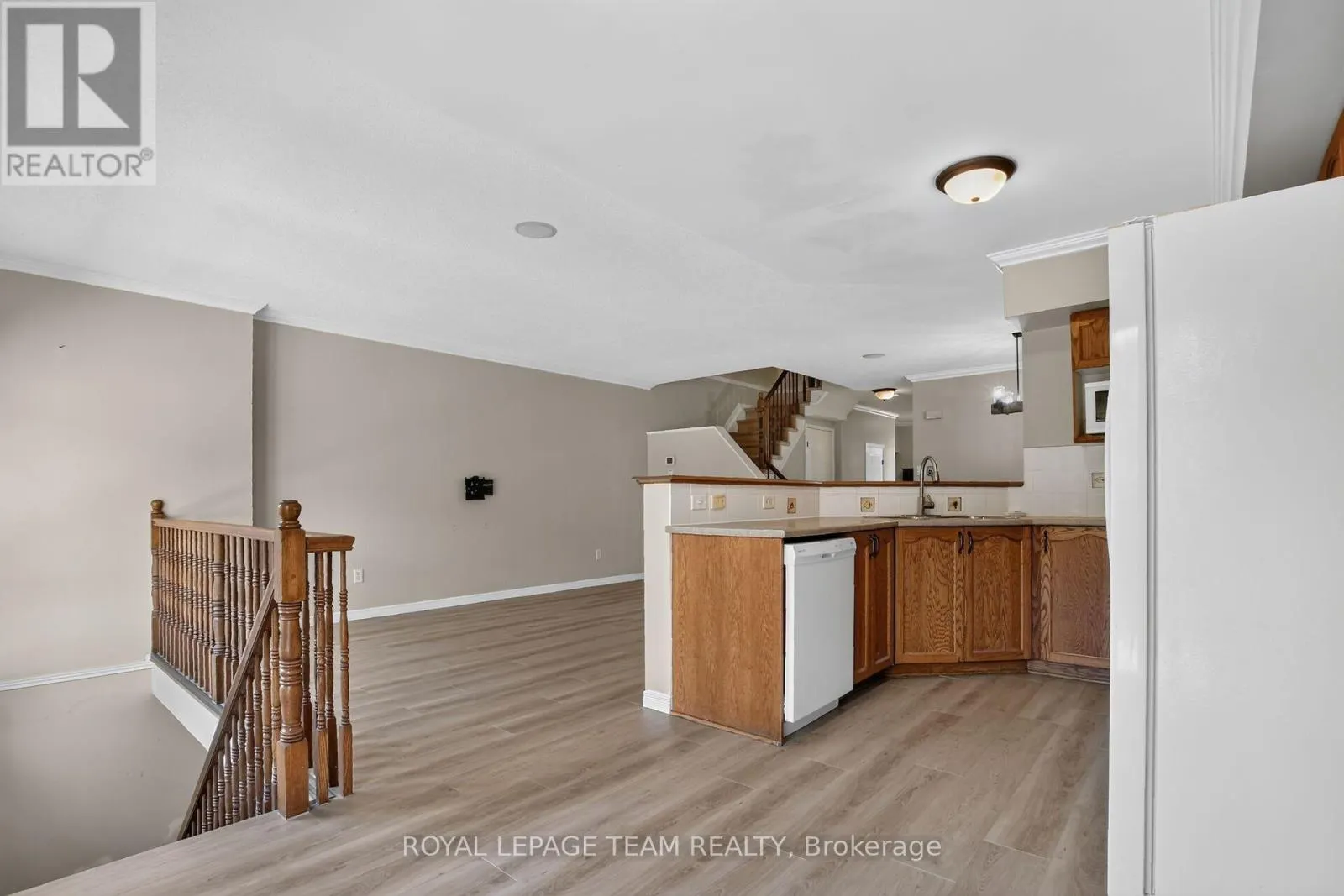 3 CHANTILLY GATE