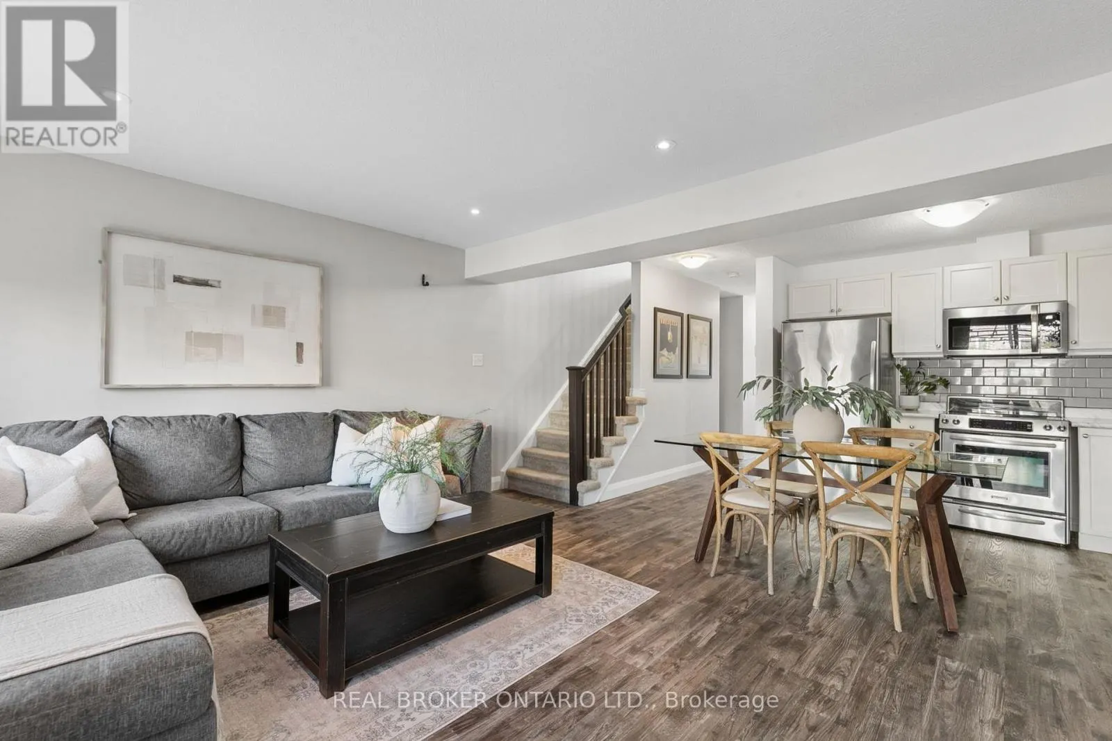 42 RENFREW STREET