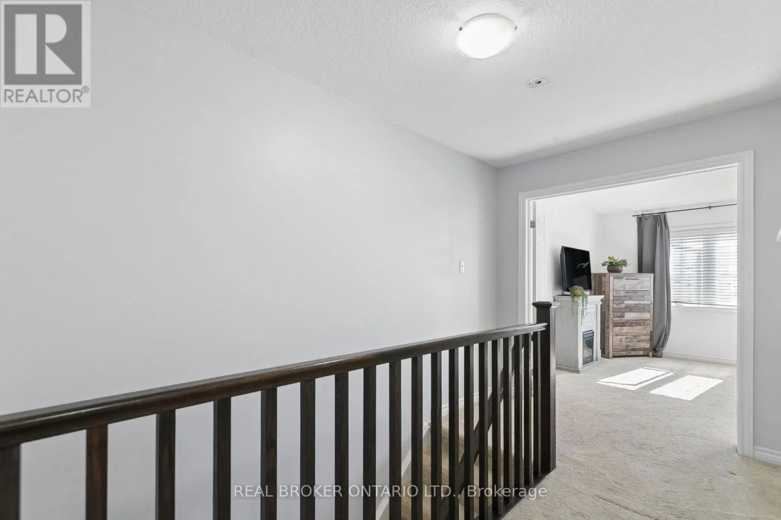 42 RENFREW STREET
