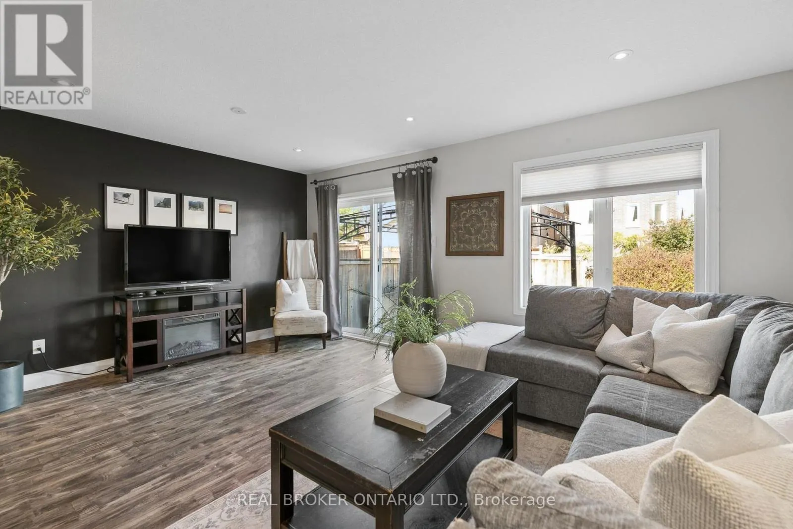 42 RENFREW STREET