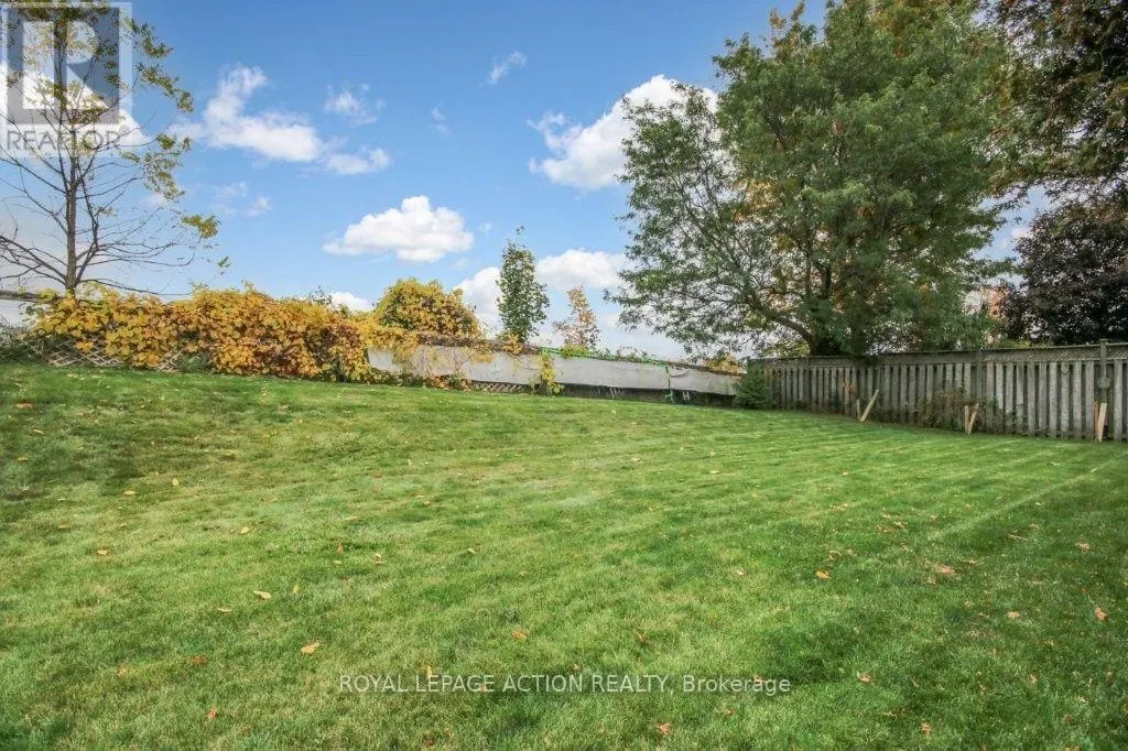 72 LYNDEN HILL CRESCENT