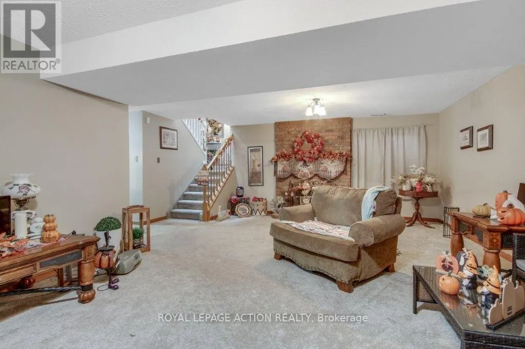 72 LYNDEN HILL CRESCENT