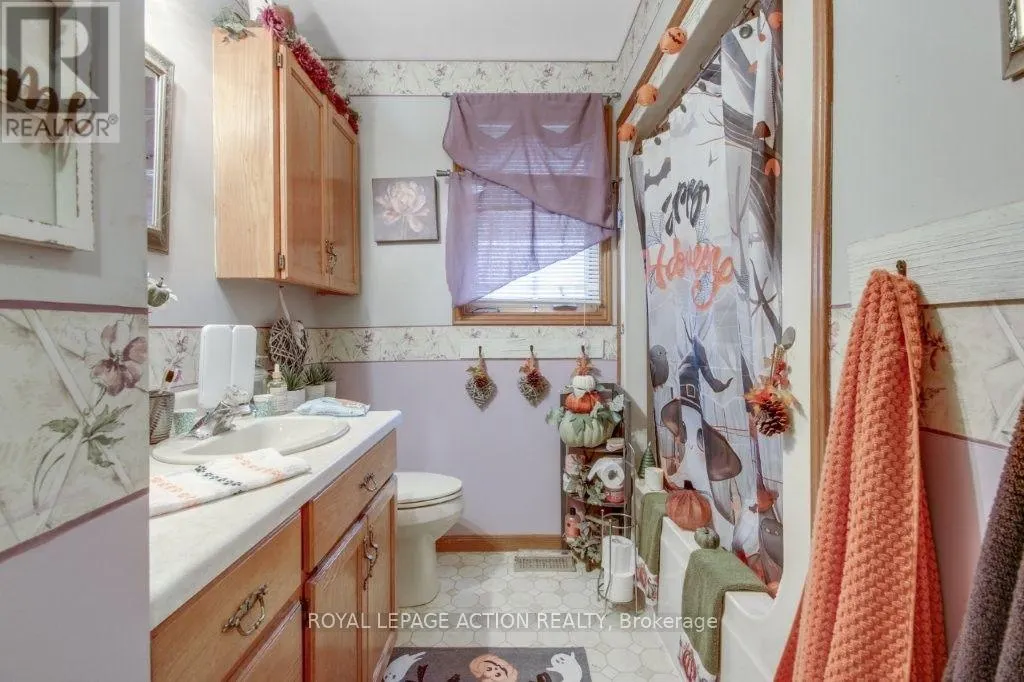 72 LYNDEN HILL CRESCENT