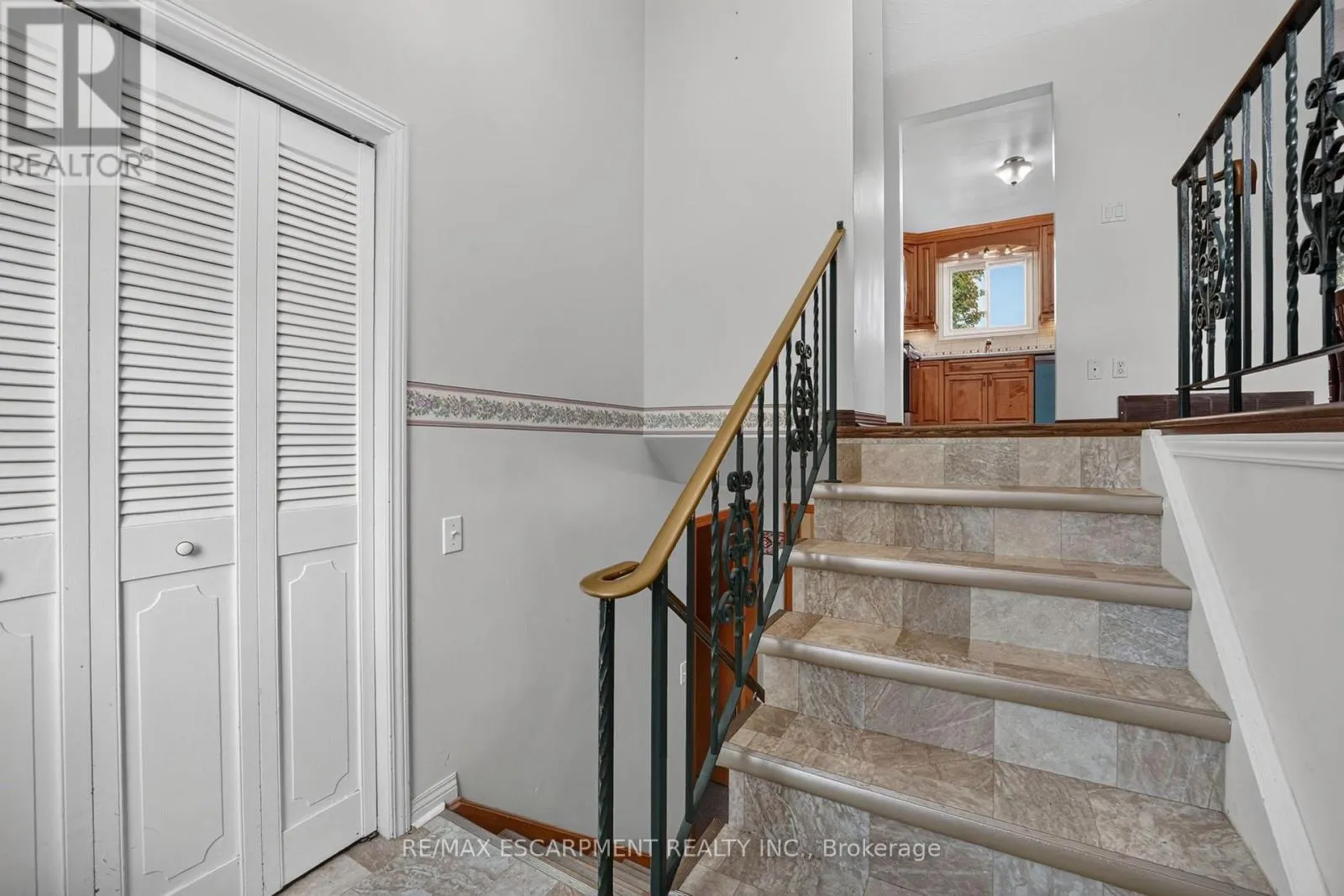 5 BROOKS CIRCLE
