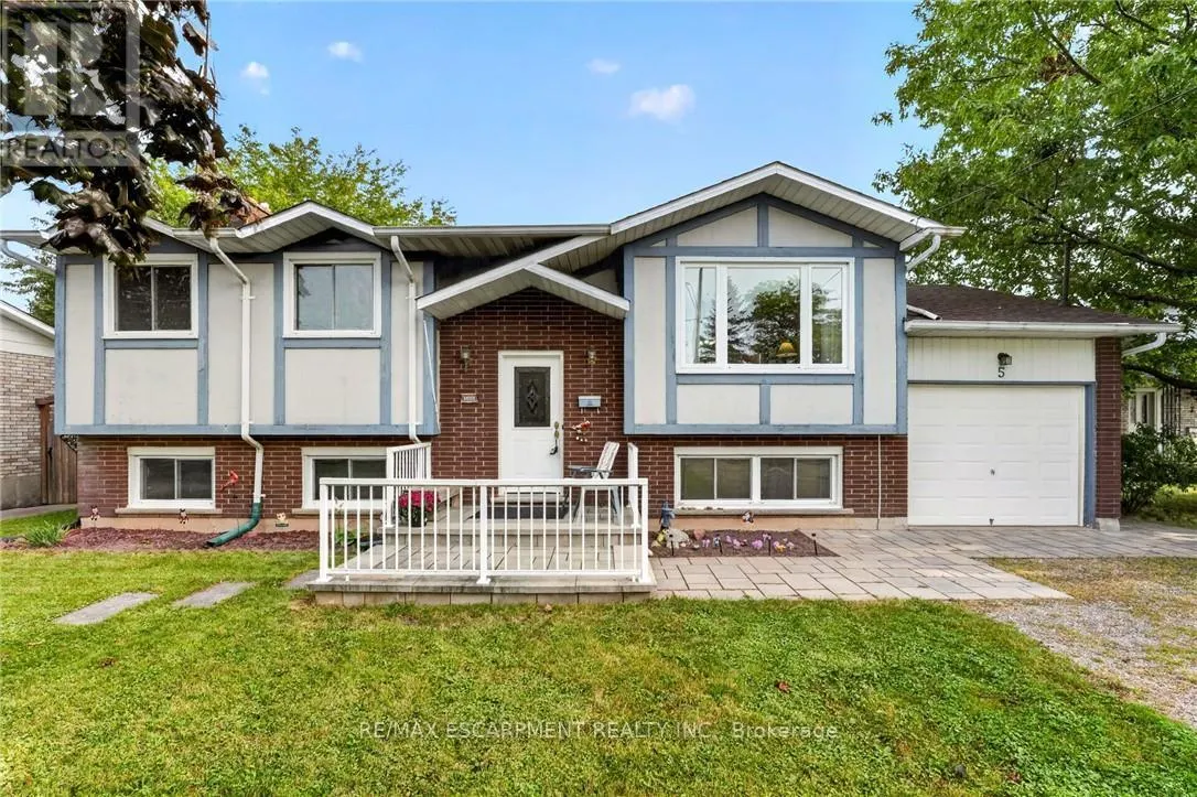 5 BROOKS CIRCLE