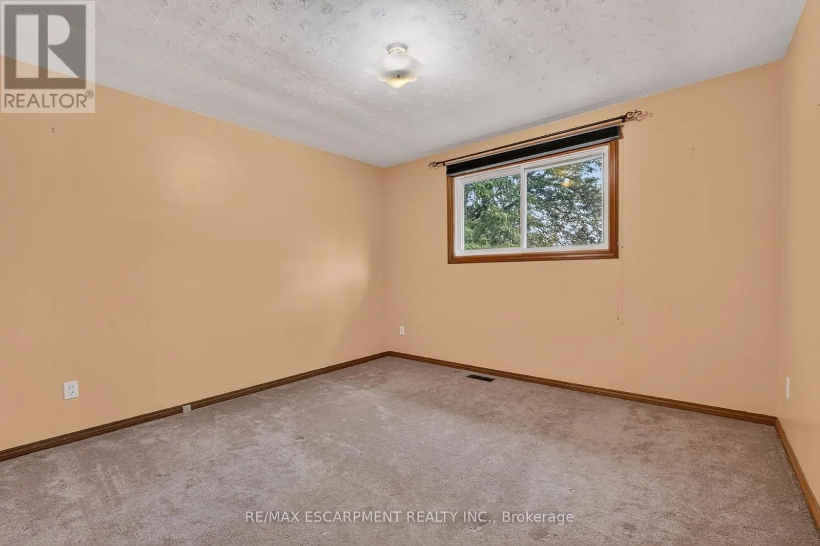 5 BROOKS CIRCLE