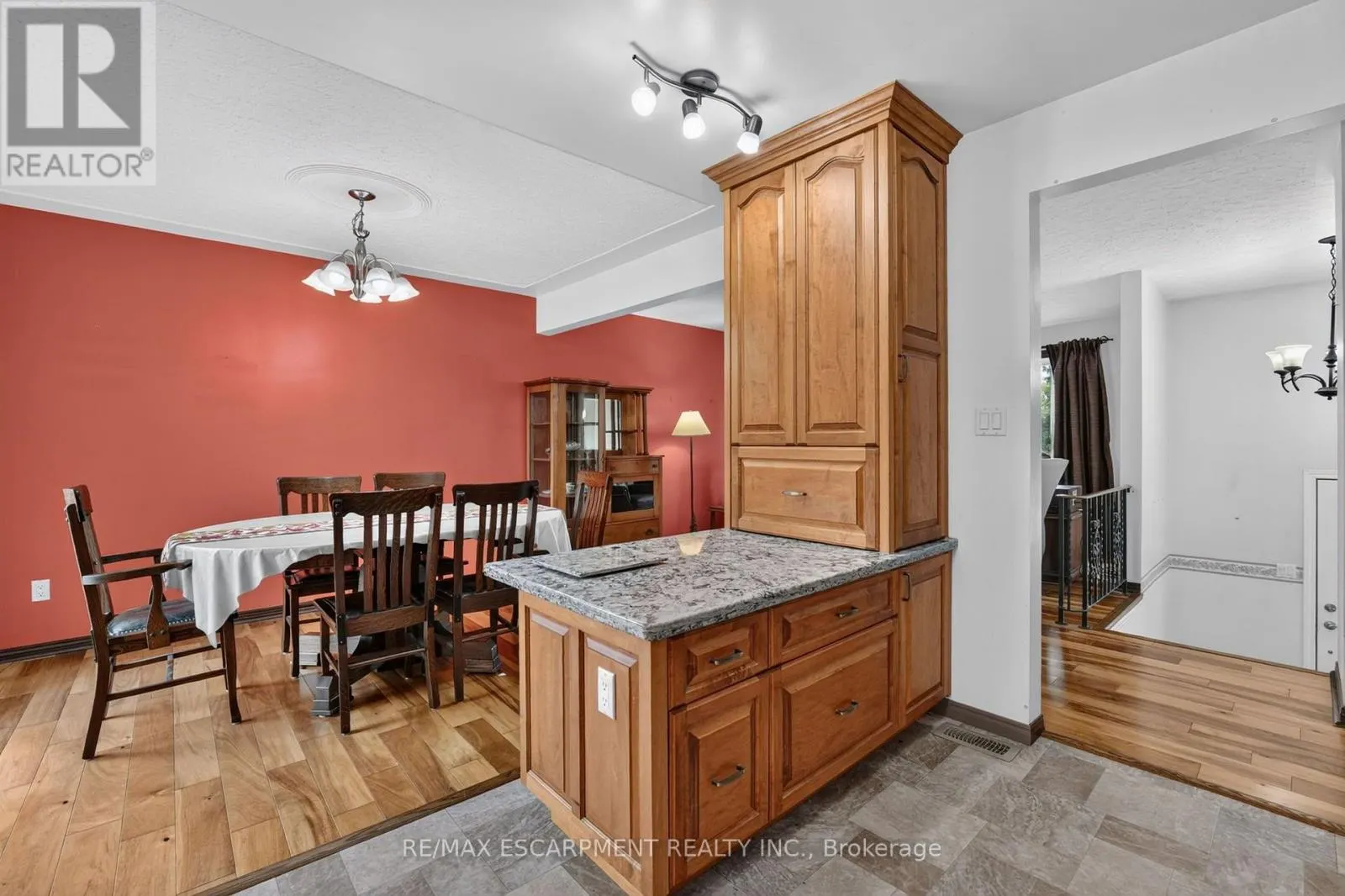 5 BROOKS CIRCLE