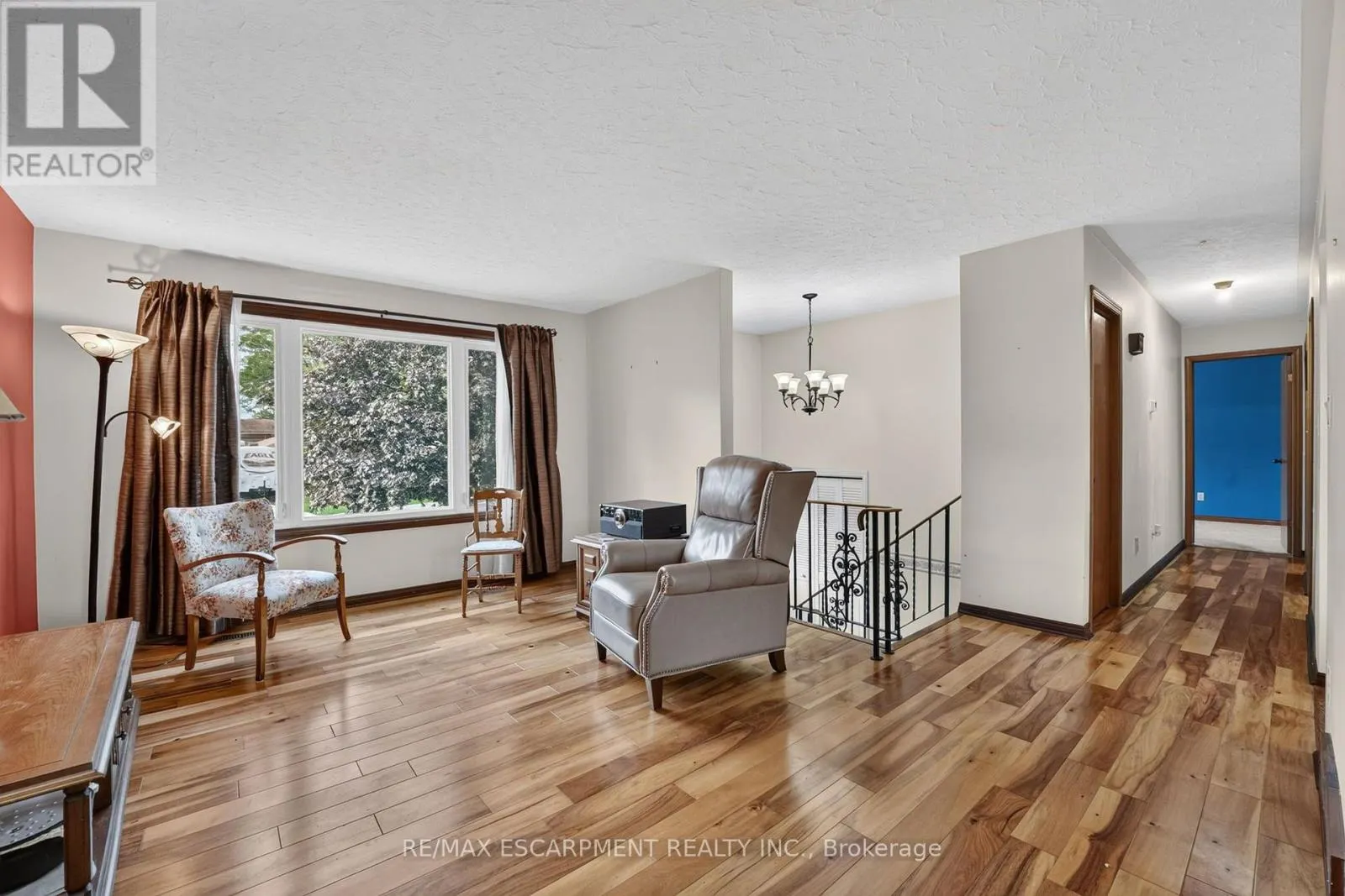 5 BROOKS CIRCLE