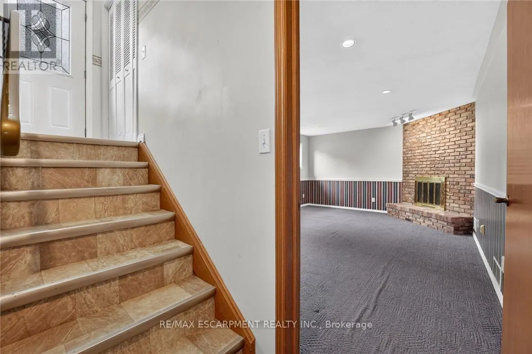 5 BROOKS CIRCLE