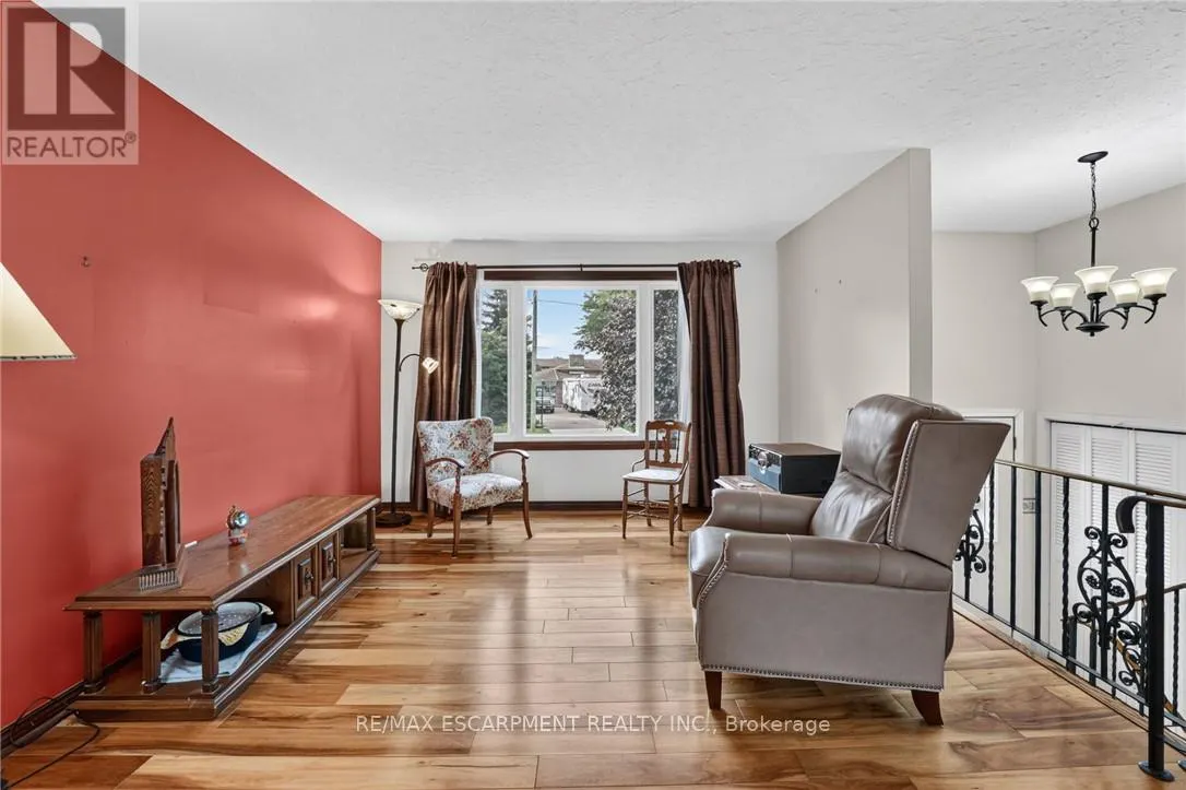 5 BROOKS CIRCLE