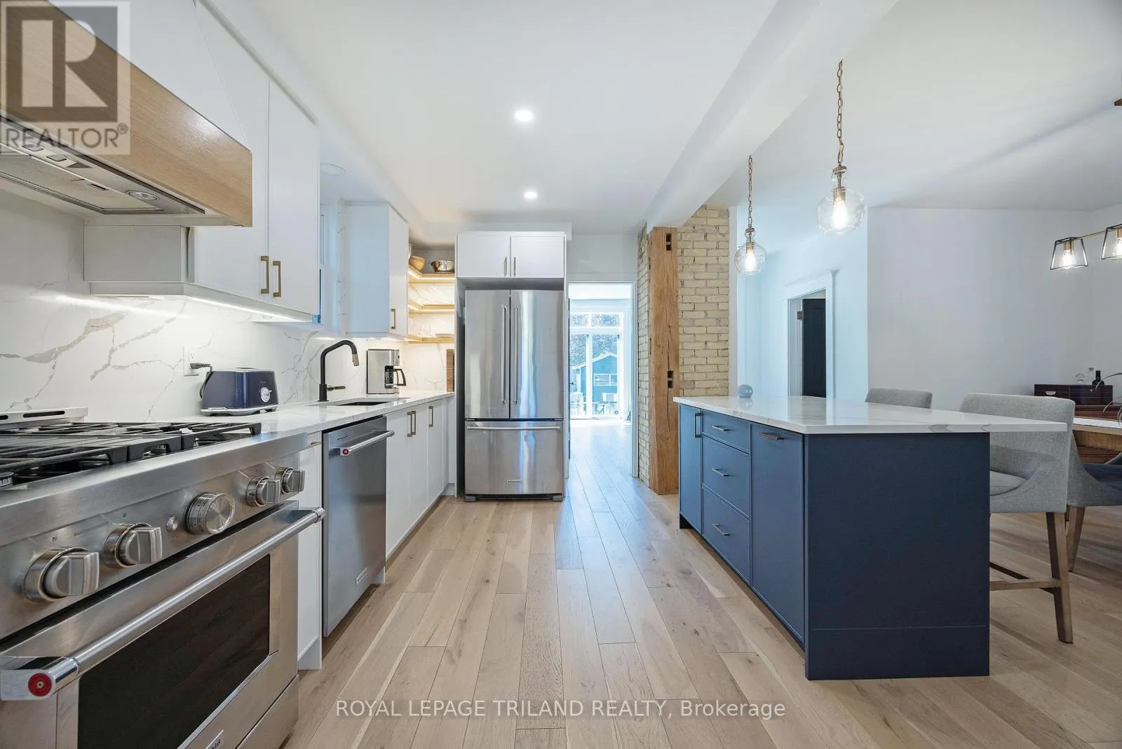 5 MCKENZIE AVENUE