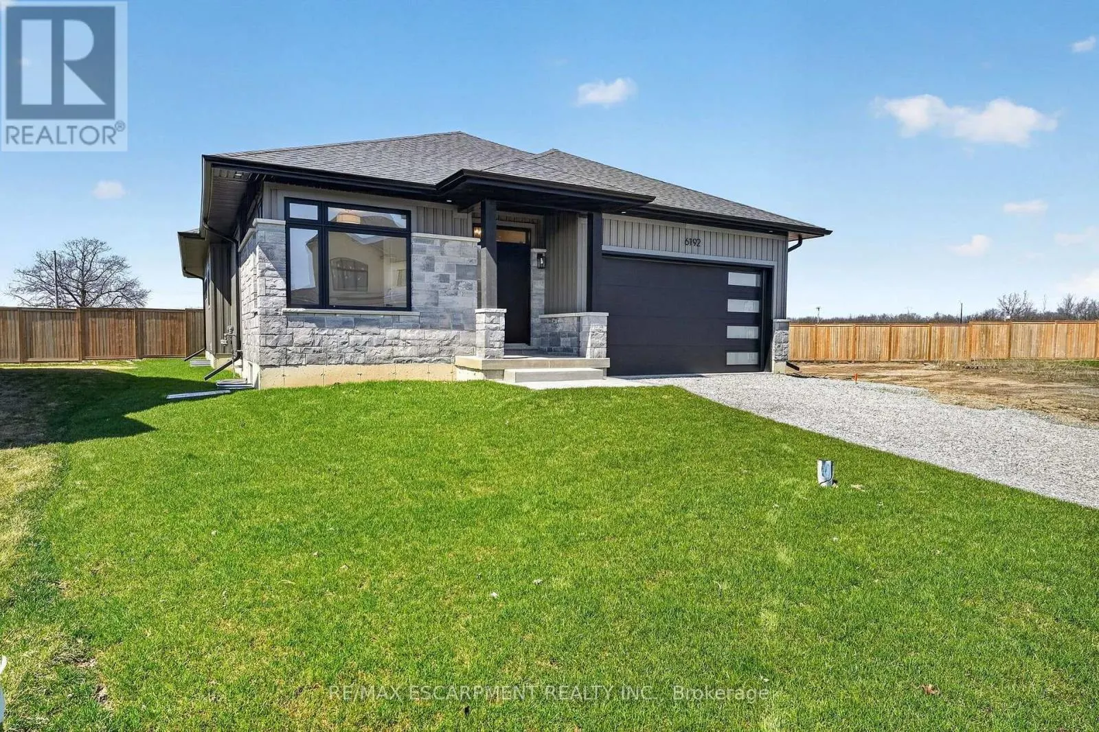 6192 CURLIN CRESCENT