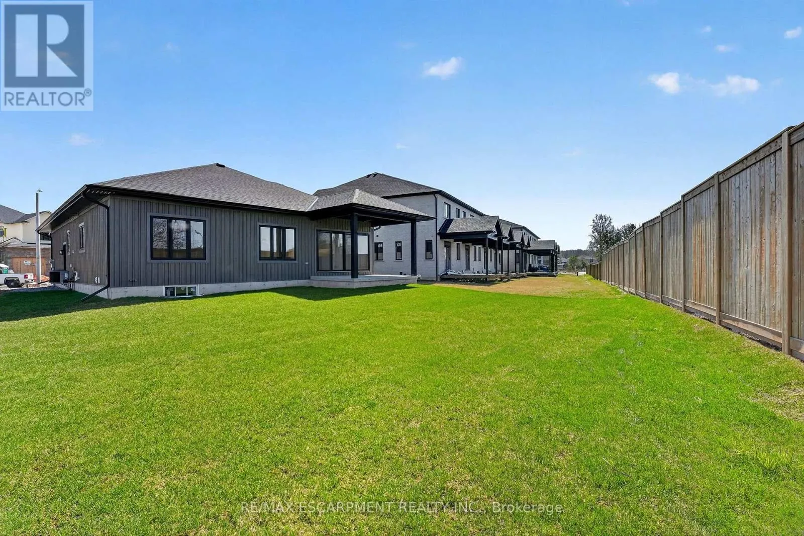 6192 CURLIN CRESCENT
