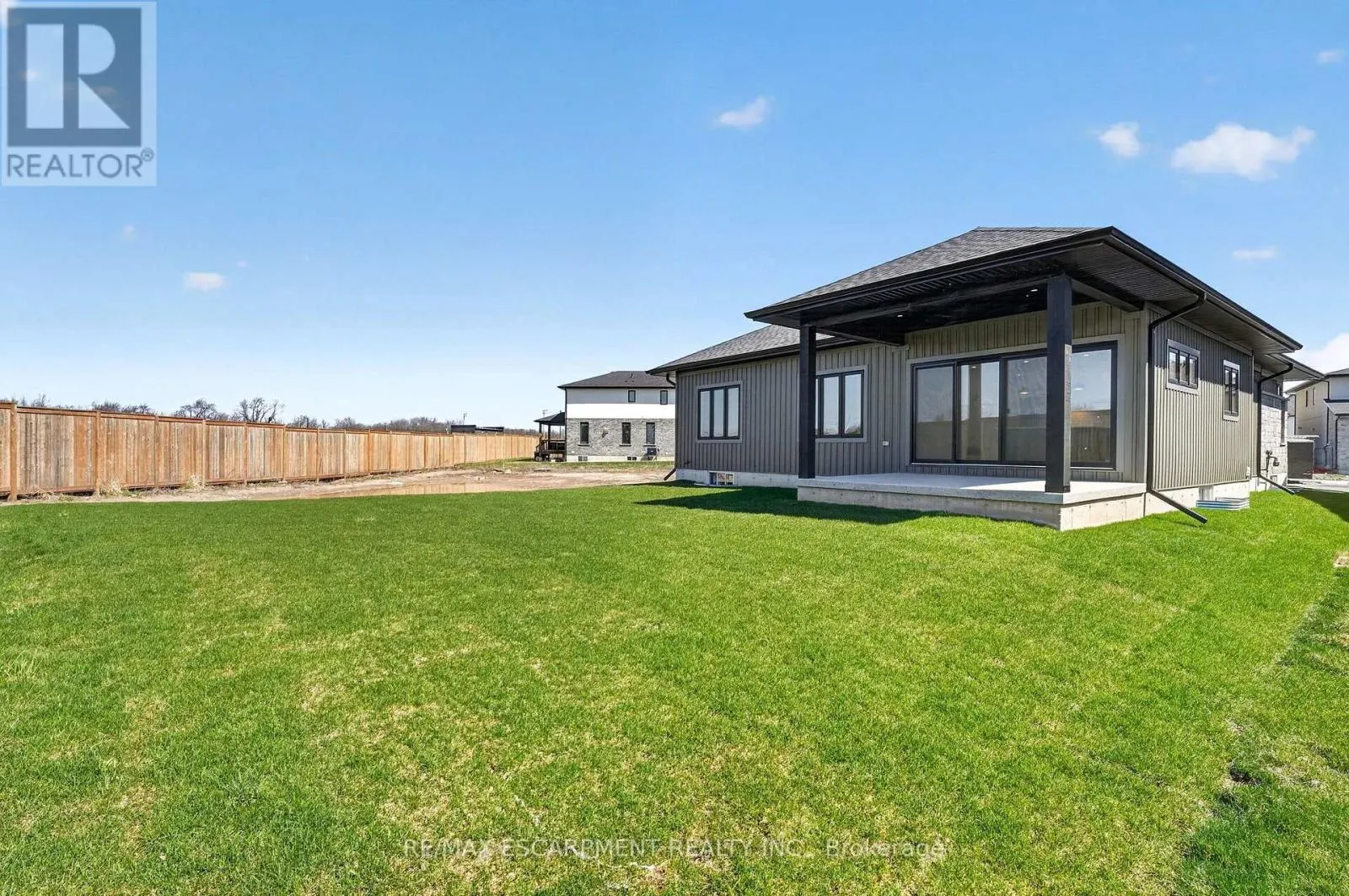 6192 CURLIN CRESCENT