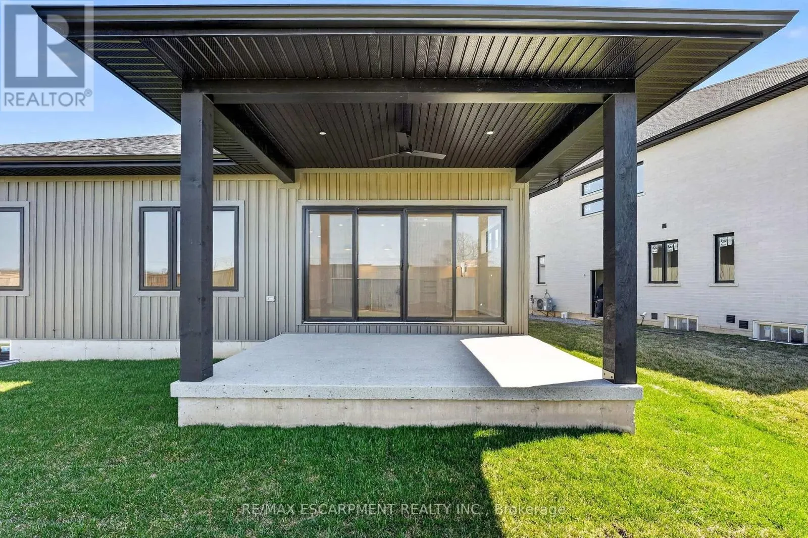 6192 CURLIN CRESCENT