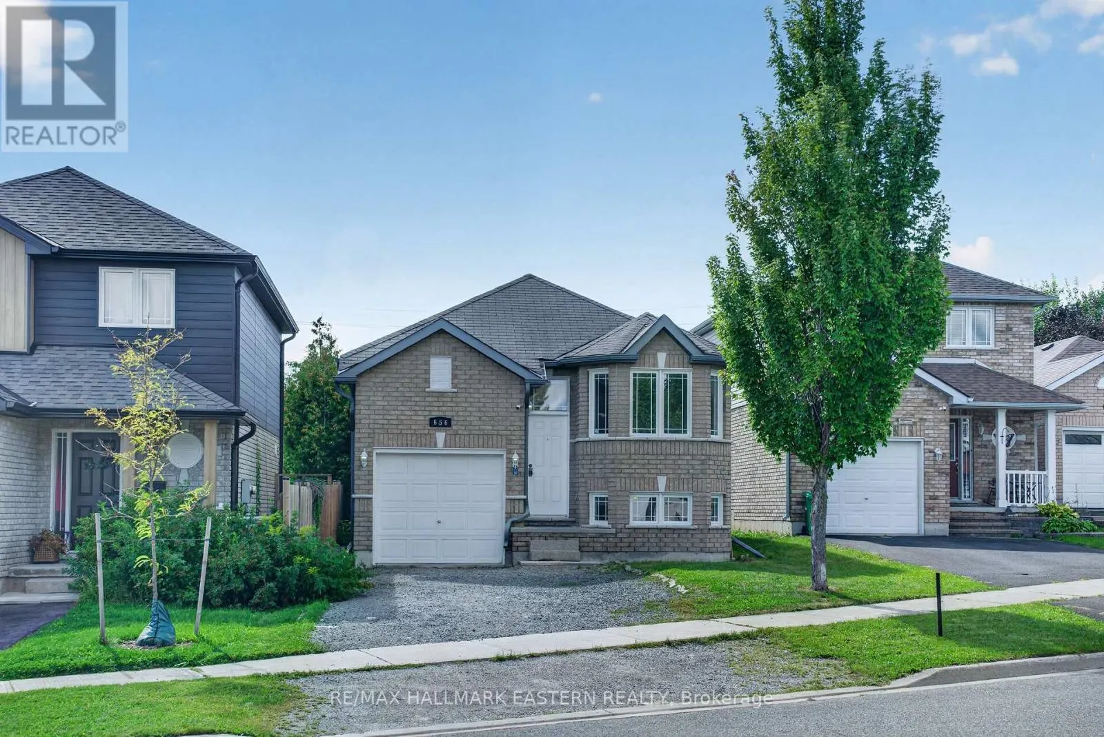 656 CLANCY CRESCENT