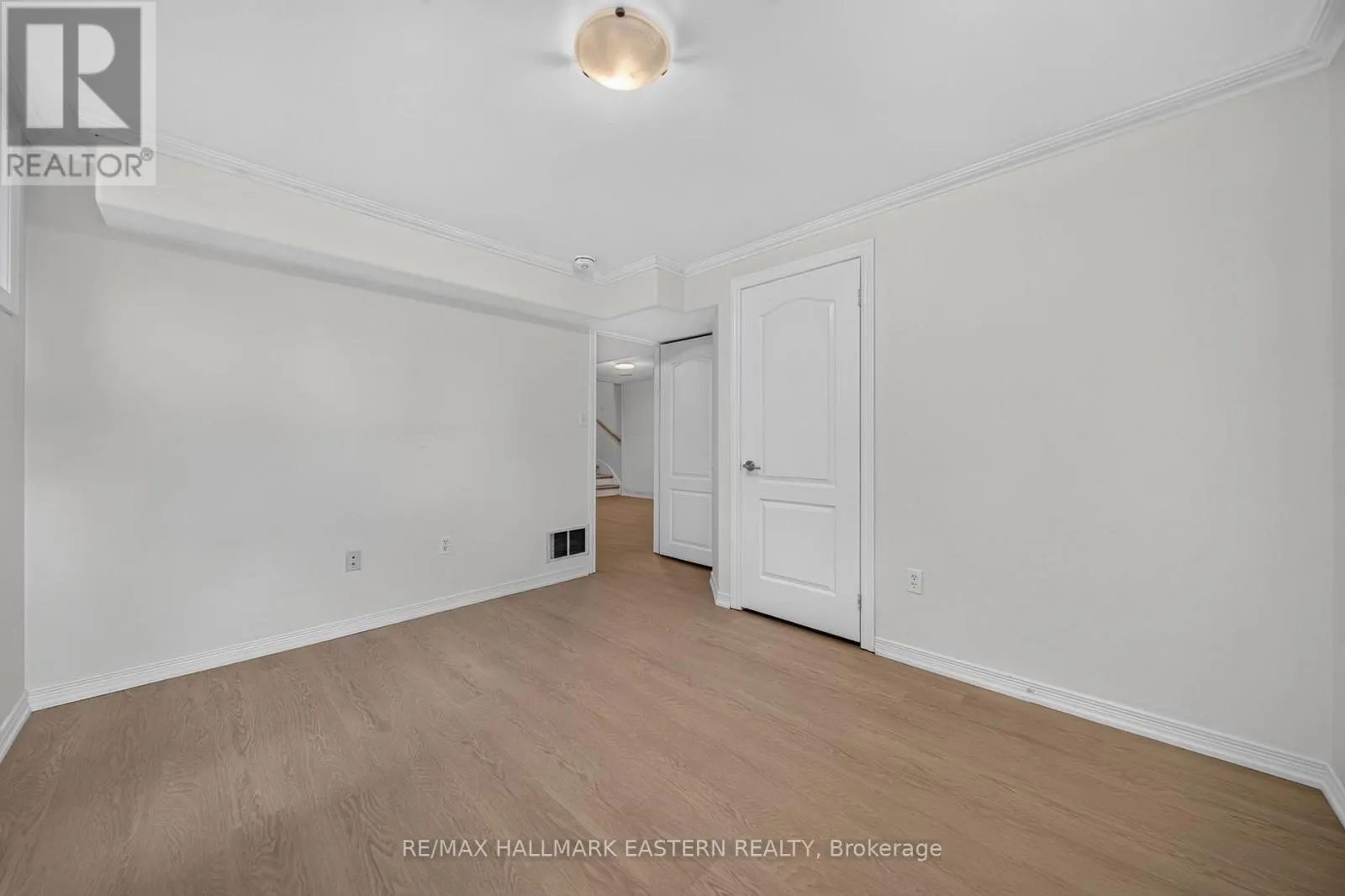 656 CLANCY CRESCENT