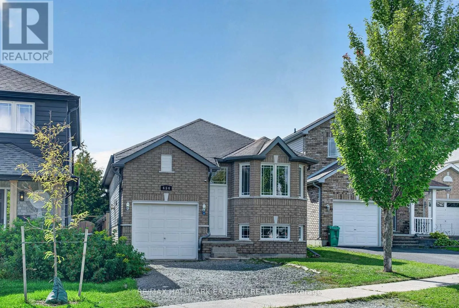 656 CLANCY CRESCENT