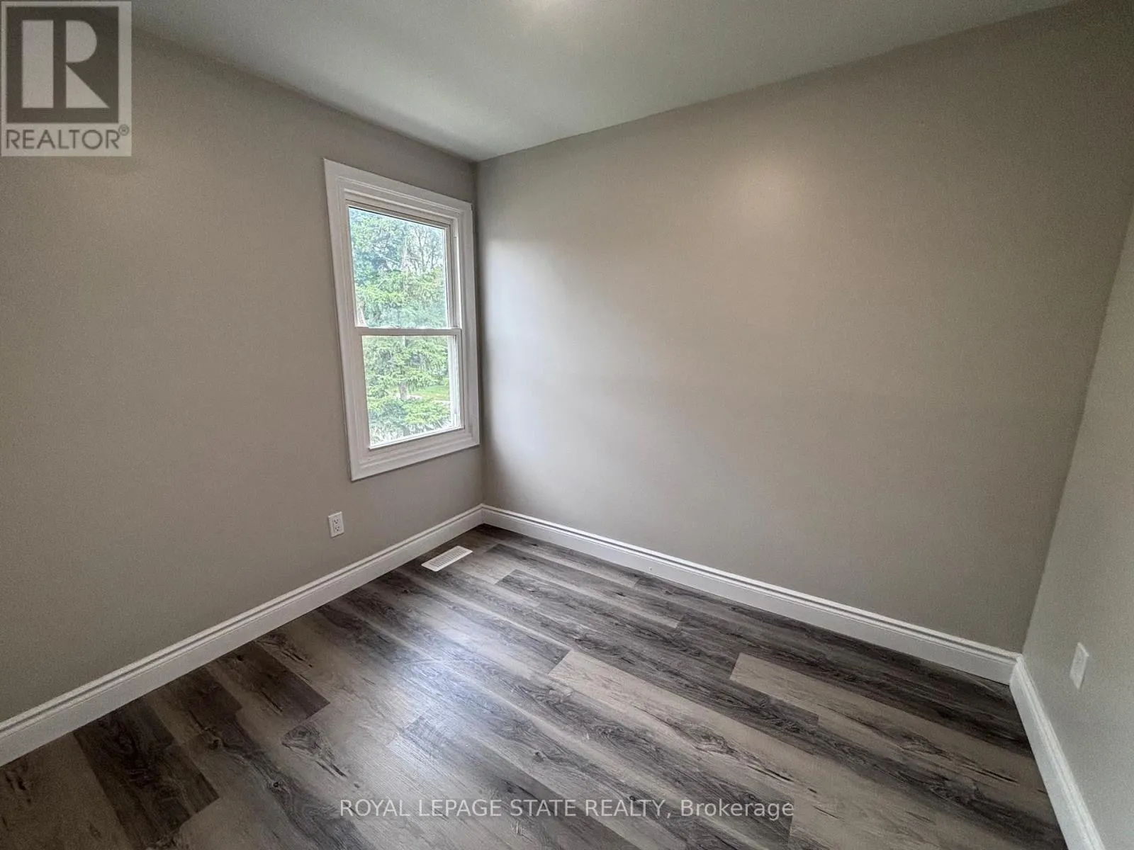 4 - 153 LIMERIDGE ROAD W