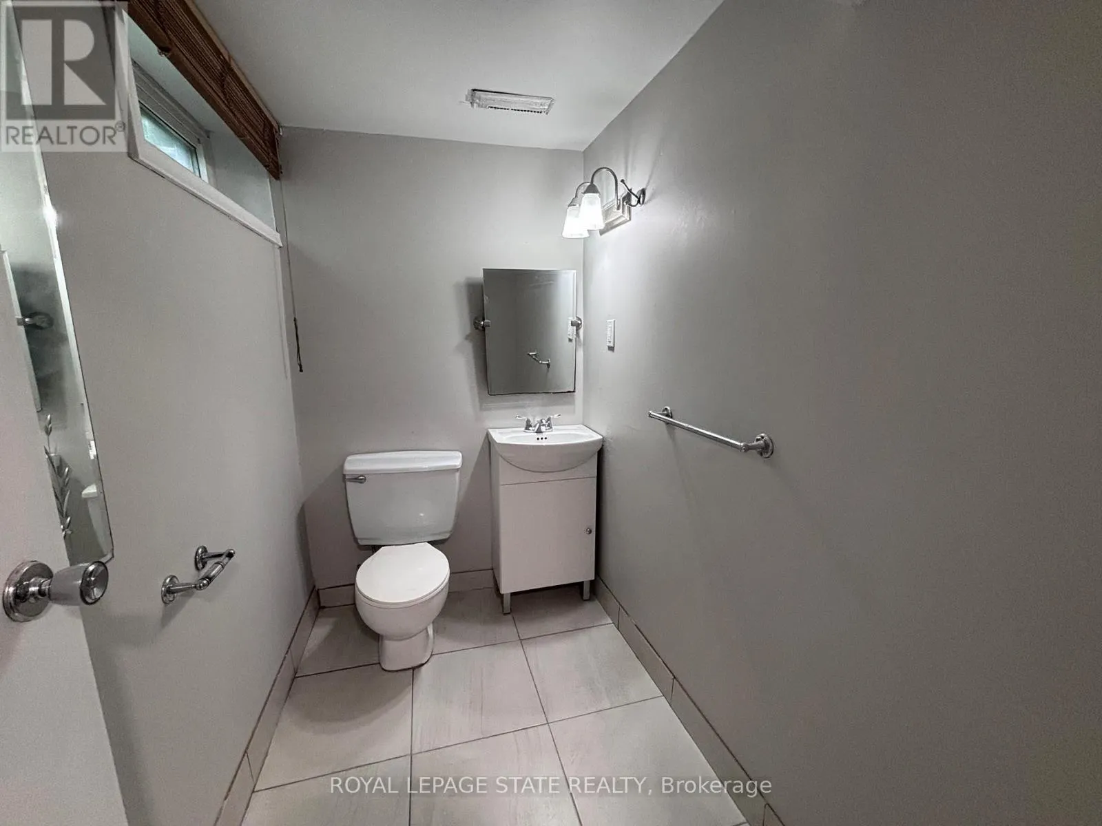 4 - 153 LIMERIDGE ROAD W