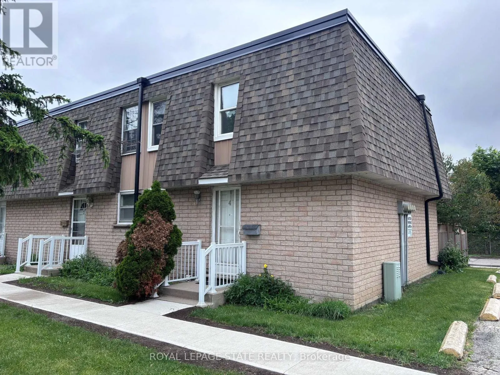 4 - 153 LIMERIDGE ROAD W