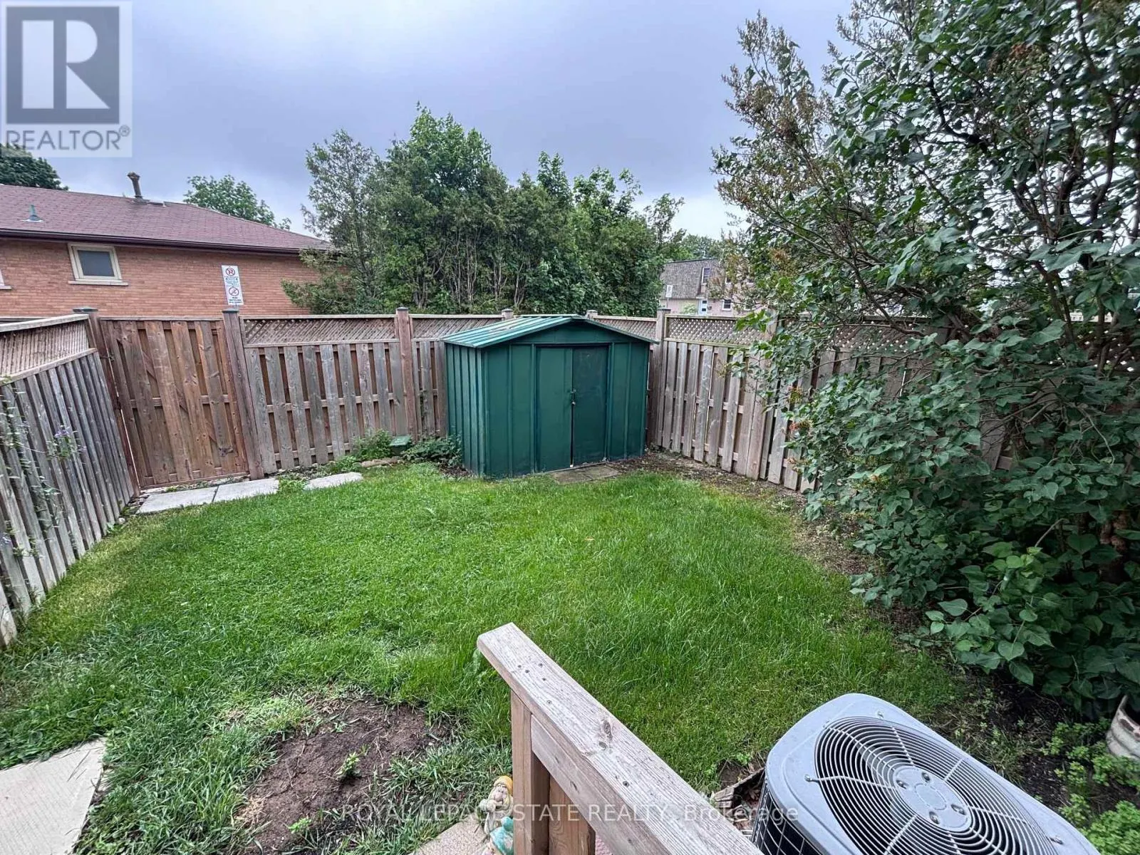 4 - 153 LIMERIDGE ROAD W