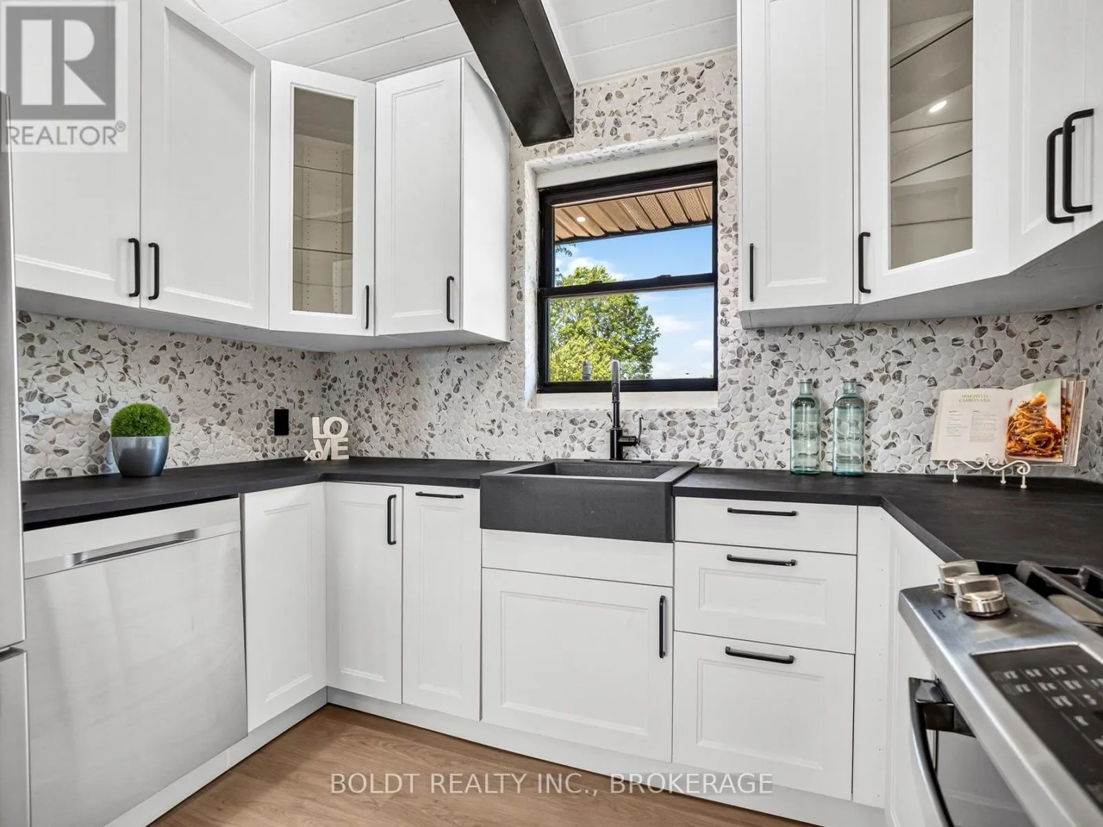 6221 LYONS CREEK ROAD