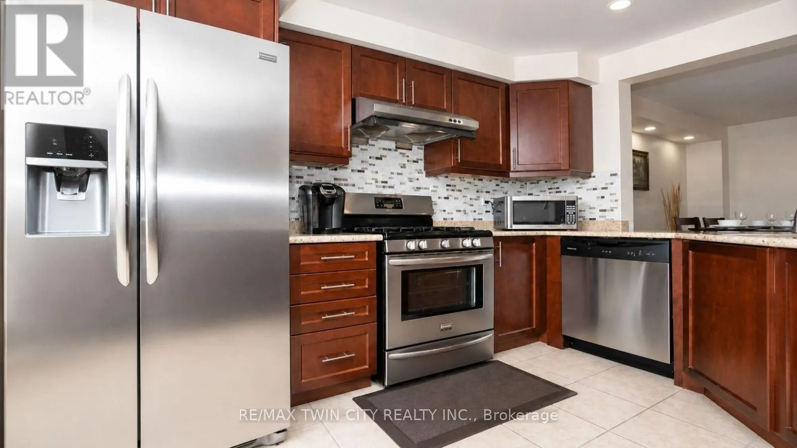 UPPER - 78 GLENVISTA DRIVE