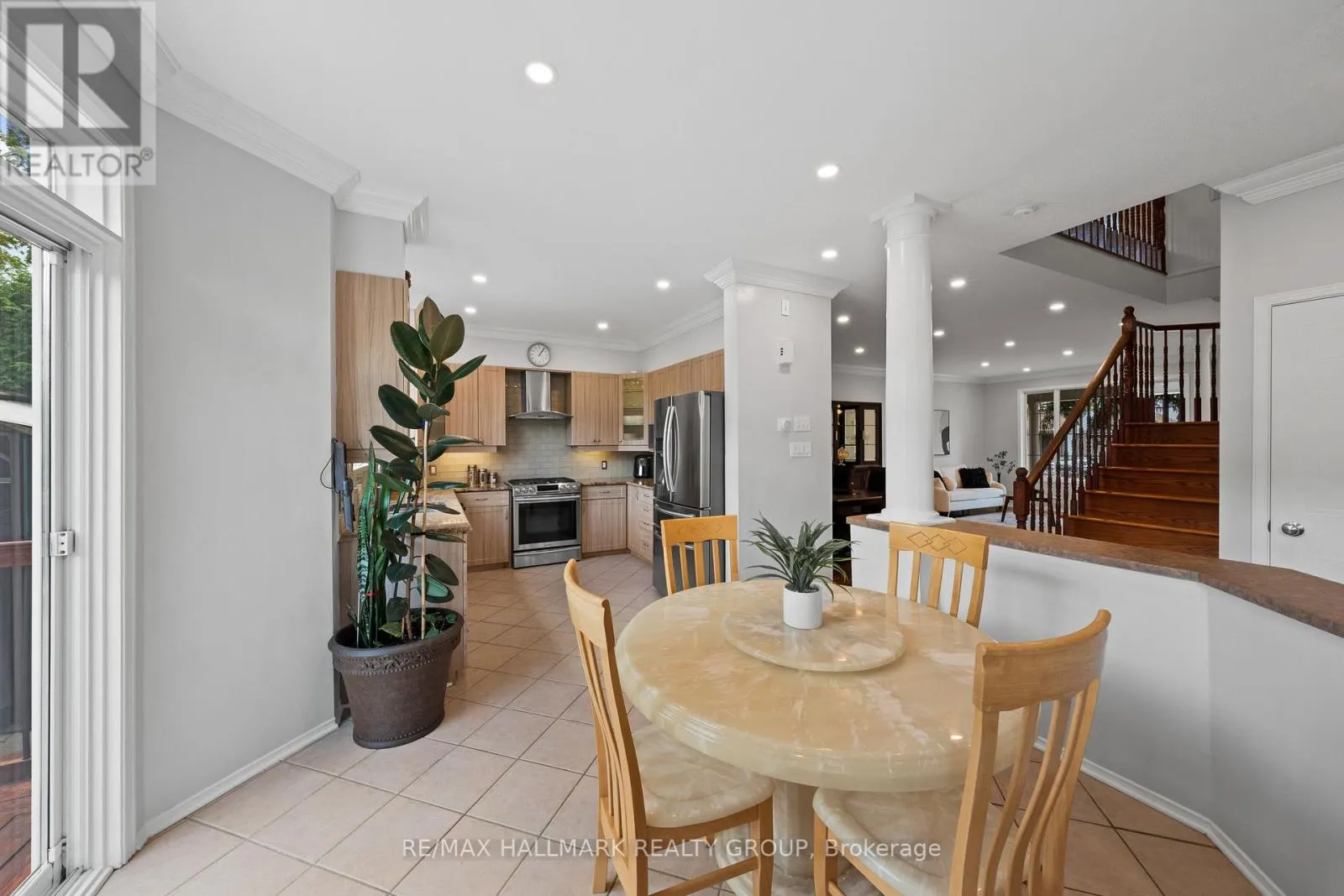 2104 SANDY OAKS DRIVE