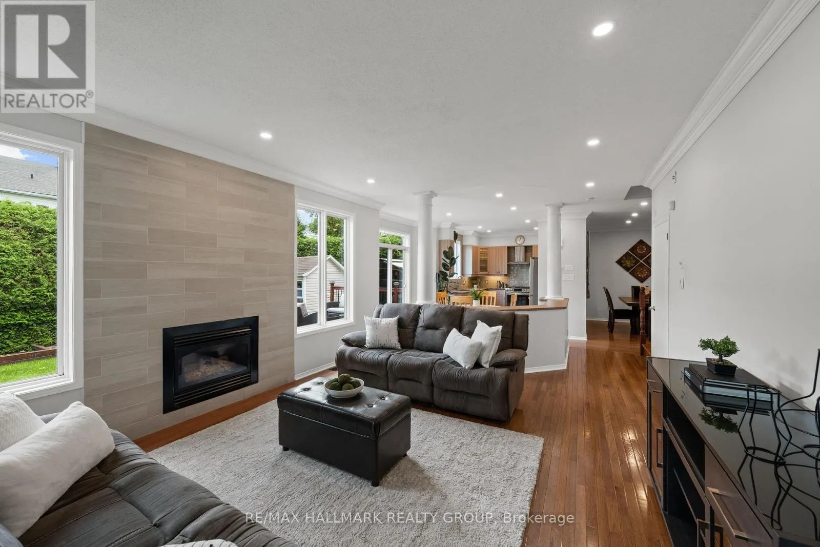 2104 SANDY OAKS DRIVE