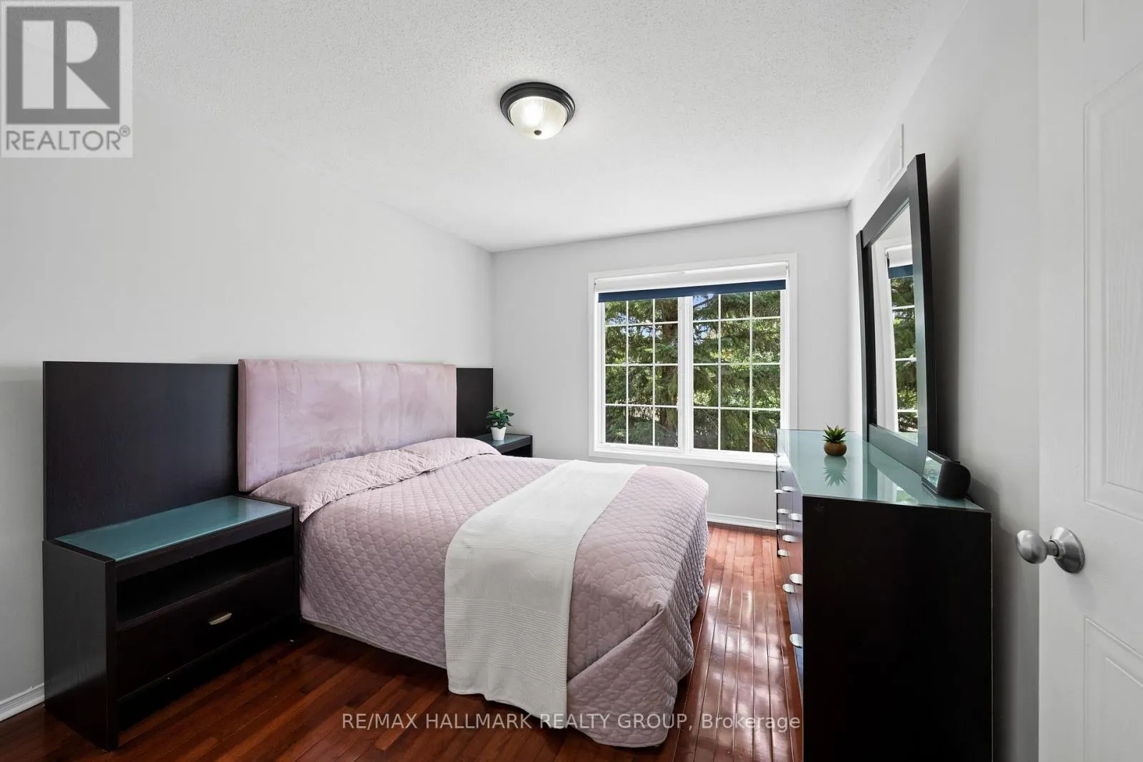 2104 SANDY OAKS DRIVE
