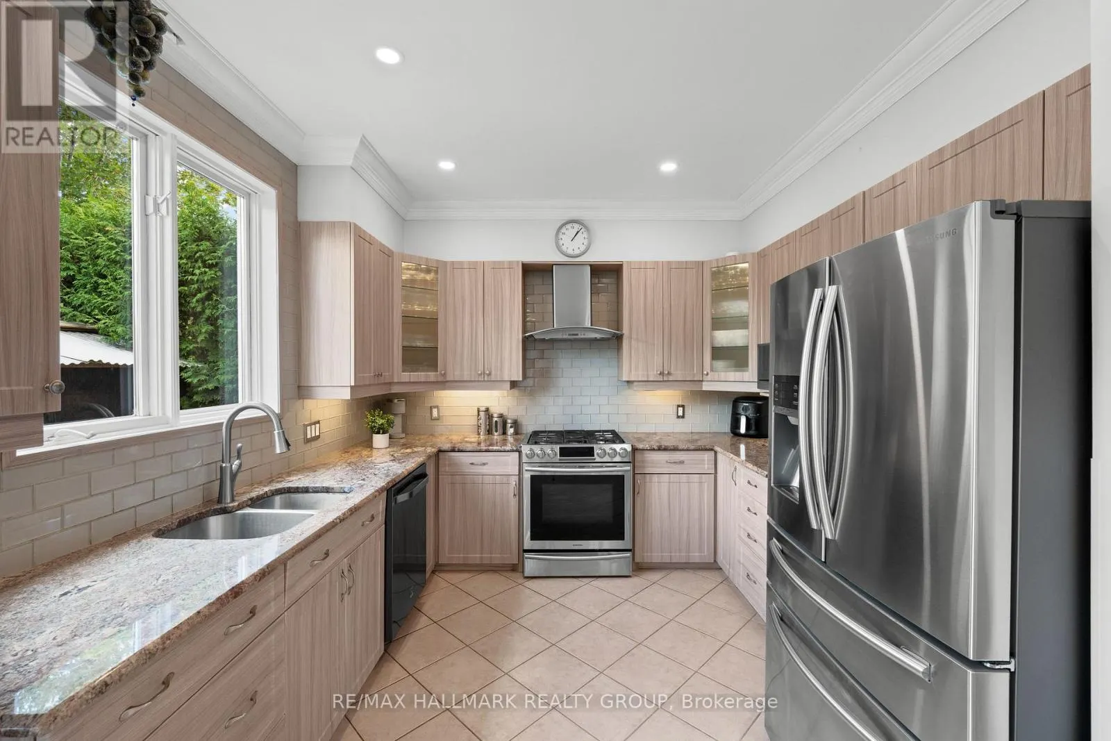 2104 SANDY OAKS DRIVE