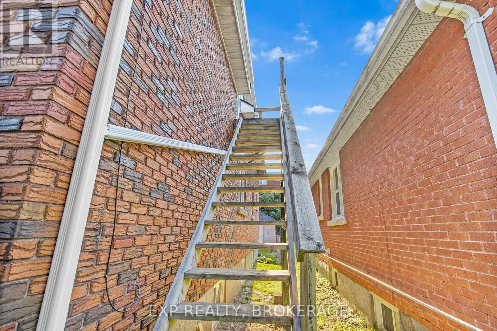 493 COLLEGE STREET