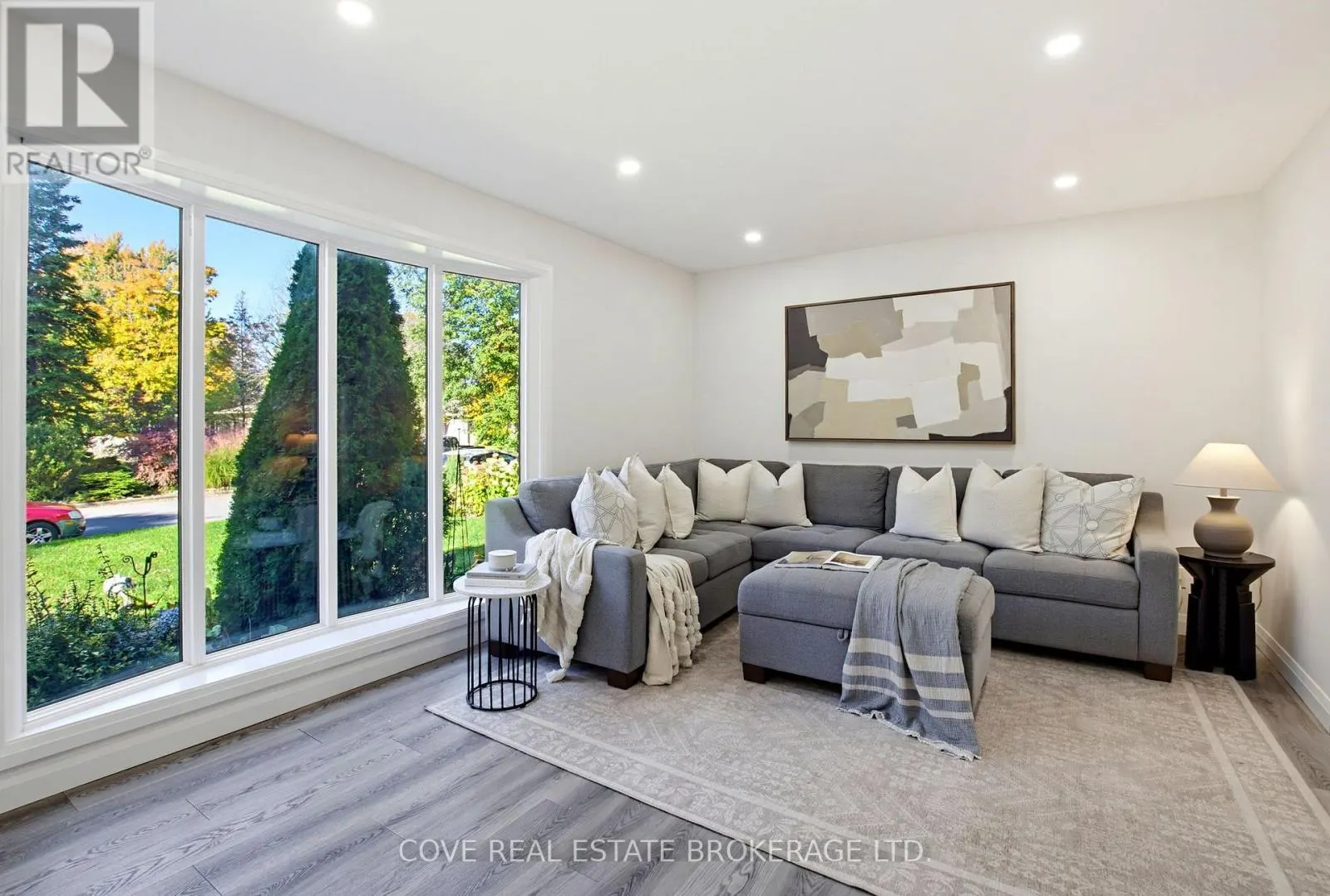 57 LLOYD MANOR CRESCENT
